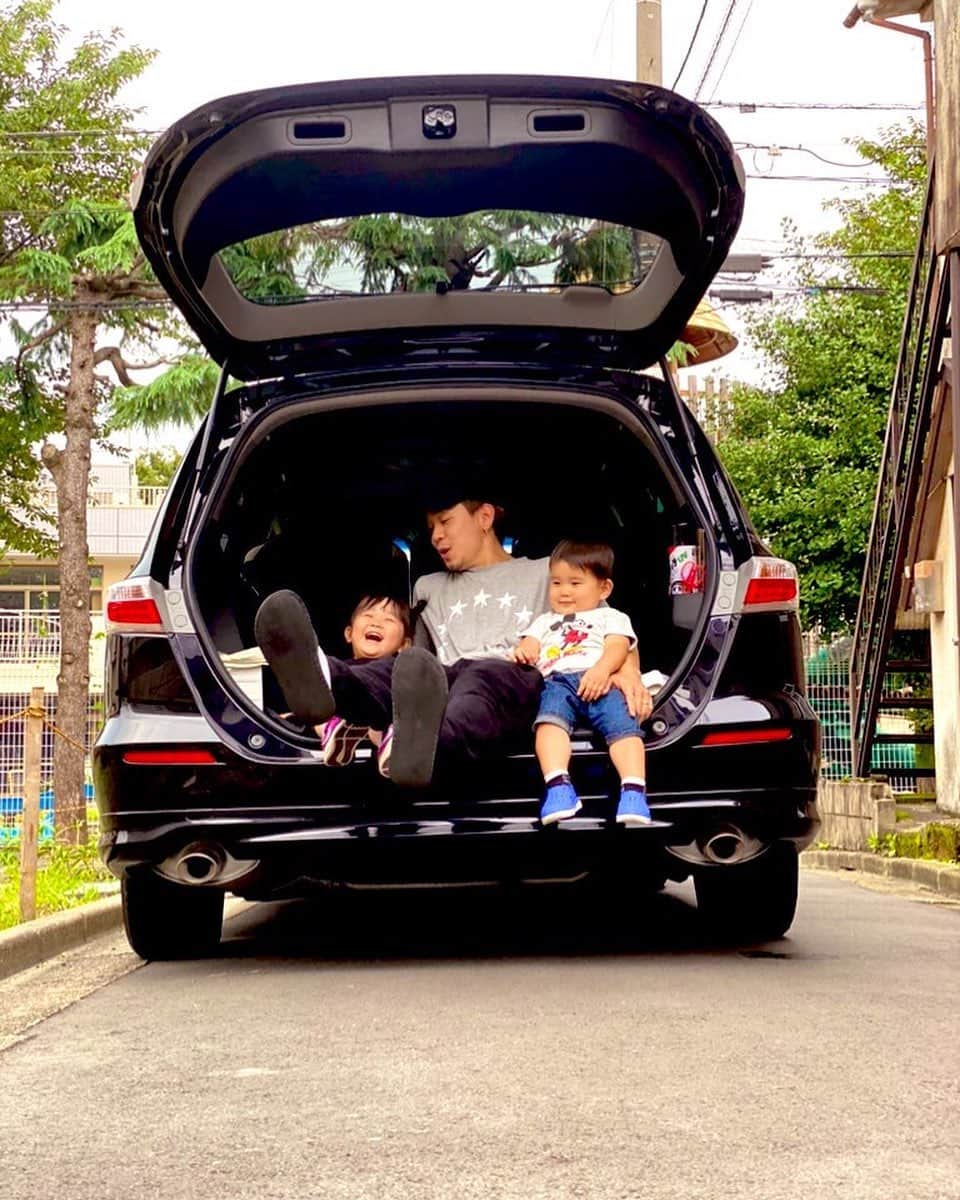 嶋田遼太郎のインスタグラム：「2020年色んな事がありましたね。 普段の日常が、普通が、どれだけ幸せだったのか気付けた年！  過去の自分を越えれるよう、日々精進して頑張ります🔥  皆様大変お世話になりました！ また来年も宜しくお願い致します🙇🏻‍♂️  良いお年をお迎えください！✨」