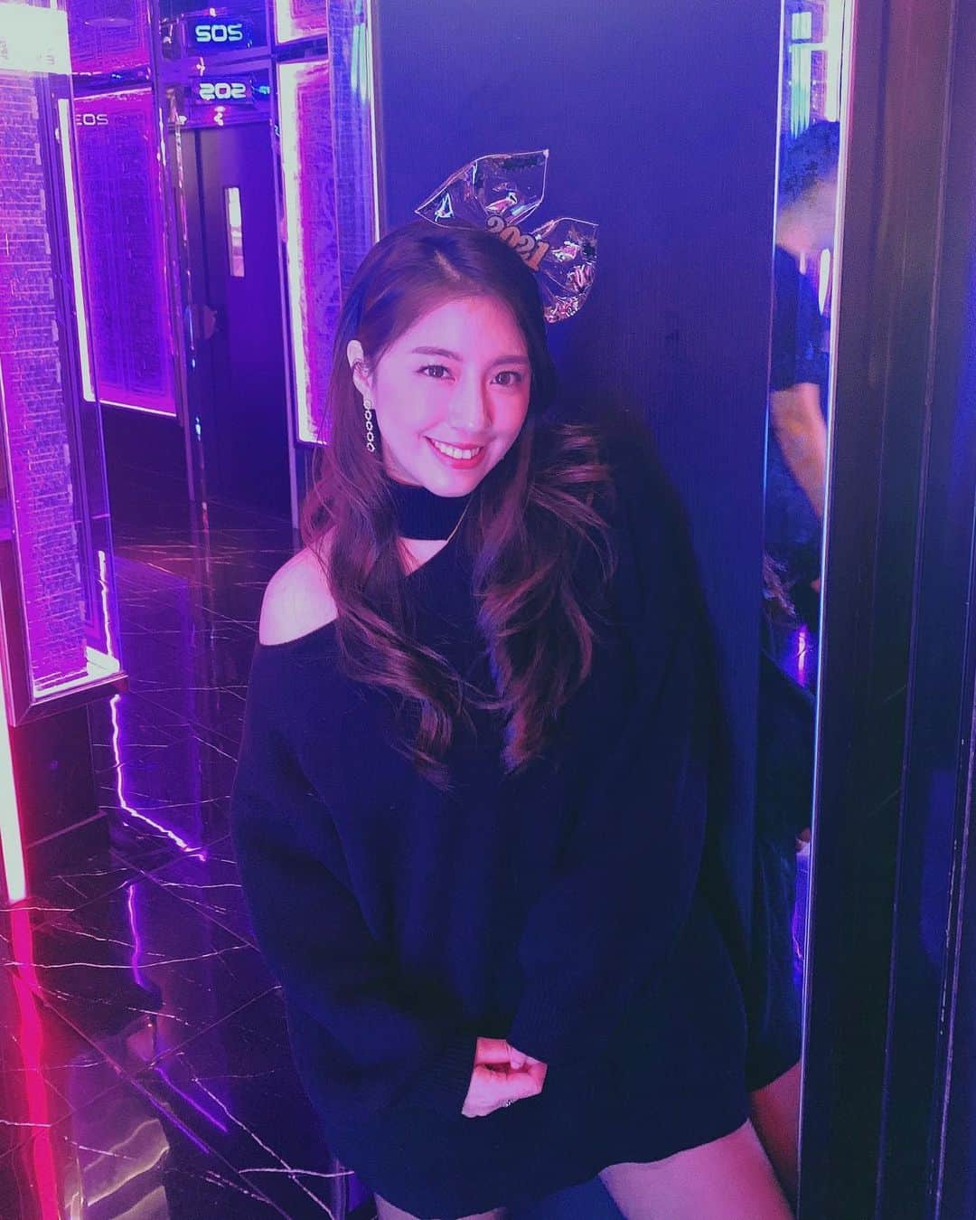 辜莞允（Nono Ku）のインスタグラム：「新年快樂！謝謝大家今年的陪伴💛 謝謝你們停駐在這裡，看著我的生活我的分享 也謝謝所有曾經給過我溫暖的來信 不論好事壞事，我們就讓它留在昨天 給自己一個機會有新的開始，一起加油！ Happy 2021！！」