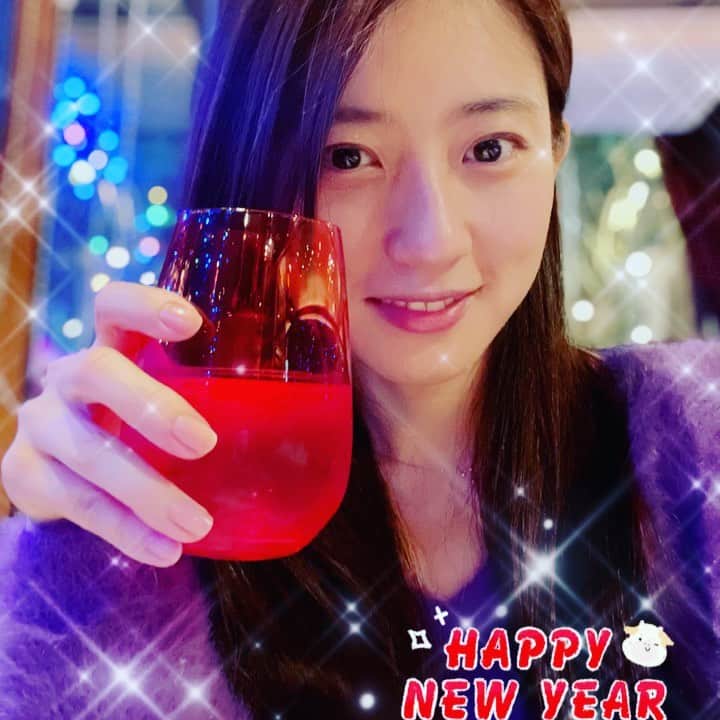 段文凝のインスタグラム：「みなさん😊 HAPPY NEW YEAR❣️ あけましておめでとうございます🎍」