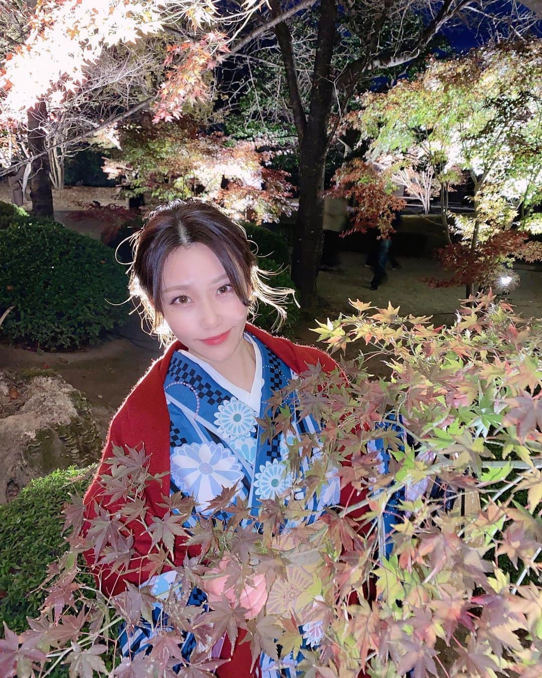木佐友菜のインスタグラム：「･ ･ 昨年はは1年間 お世話になりました💓 本年もよろしくお願いいたします🎍🌅🎍 ･ ･  #着物 #着物ヘア #お正月 #京都 #京都観光 #タビジョ #ヘアアレンジ #ファッション #着物コーデ #旅行 #ポートレート #モデル #instagood #fashion #kimono #japanese #japanesegirl #ootd #fashion #instalike #portrait  #데일리룩 #좋아요 #여행기록」