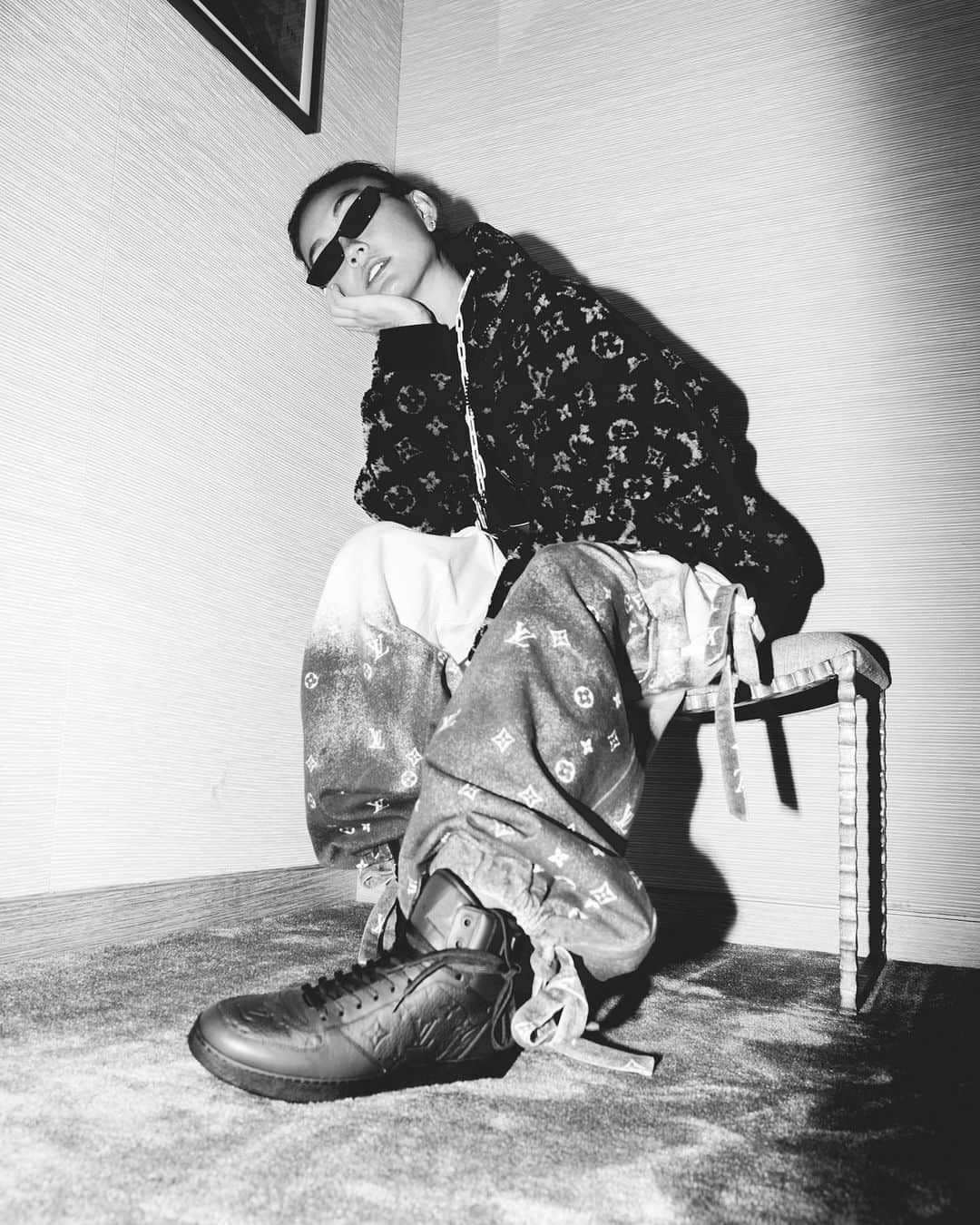 アグネス・モニカのインスタグラム：「Ok 2020. U didnt break me 🤷🏻‍♀️. 2021 cant wait to see u 🤍 . . #AGNEZMO #LVdUp Louis V errthang.」