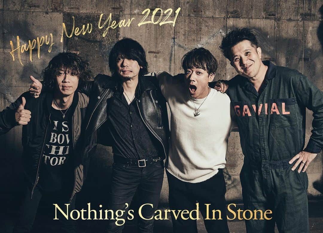 村松拓のインスタグラム：「A HAPPY NEW YEAR 🥳 #bloomintherain #nothingscarvedinstone」