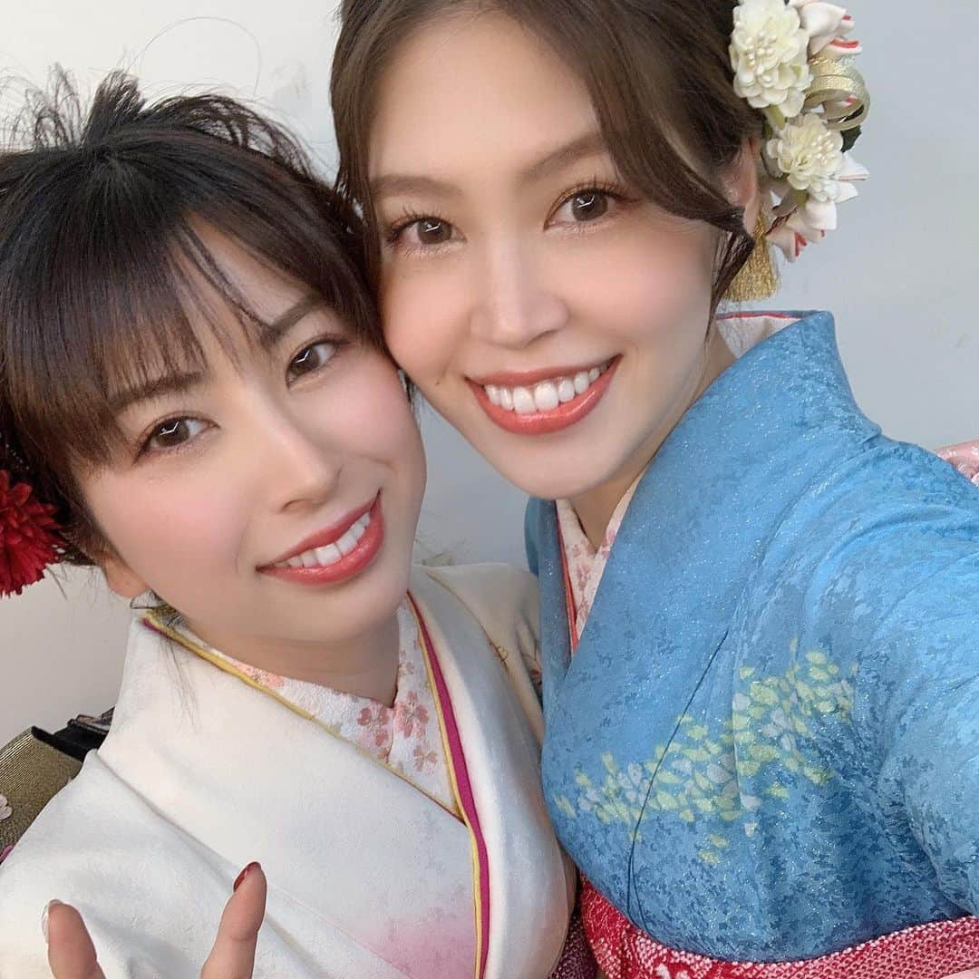 吉岡久美子さんのインスタグラム写真 - (吉岡久美子Instagram)「明けまして、 おめでとうございます🎍 、 2021年もよろしくお願いします🌈 、 今年もいっぱい笑って いっぱい福を呼びましょう☺️ 、 心も体も健康でいれますように💗 、 、 そして今日元旦20時から サンテレビ「新春よしもと大爆笑」 八方師匠と私たちで MCさせてもらってます！ サンテレビご覧くださいね☺️✨ 、 、 #つぼみ大革命 #つぼみ #吉本 #よしもと #アイドル #idol #大阪 #東京 #神戸 #ライブ #instagood #いいね #フォローミー #振袖 #晴れ着 #着物 #着付け #着物ヘア #ヘアセット #着物ヘア #新春よしもと #新春 #お正月」1月1日 0時01分 - kuunyaaan