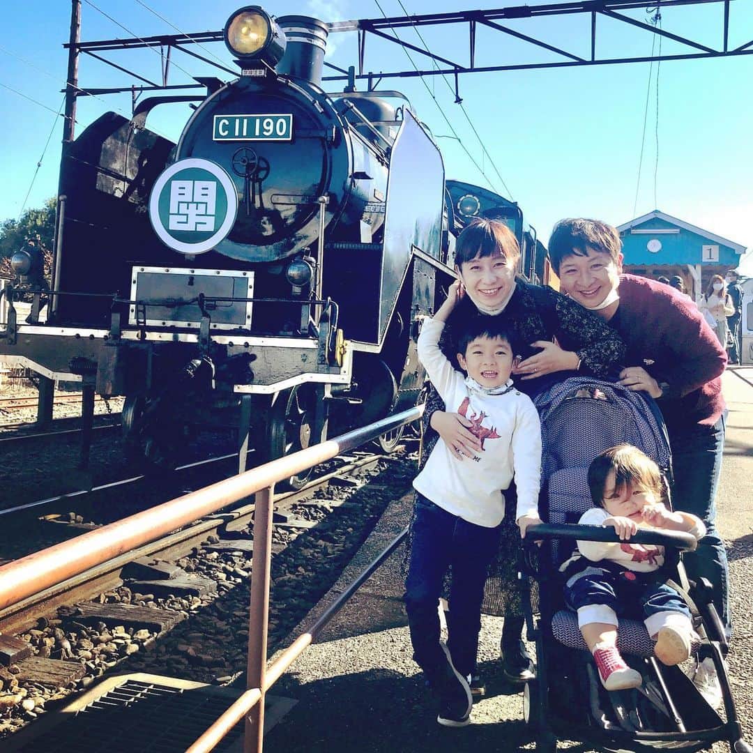 生尾佳子さんのインスタグラム写真 - (生尾佳子Instagram)「明けましておめでとう御座います。 育児に追われる日々ですが楽しんで健康に気をつけて過ごせますように。 今年も宜しくお願いします。」1月1日 0時03分 - yotikoikuo