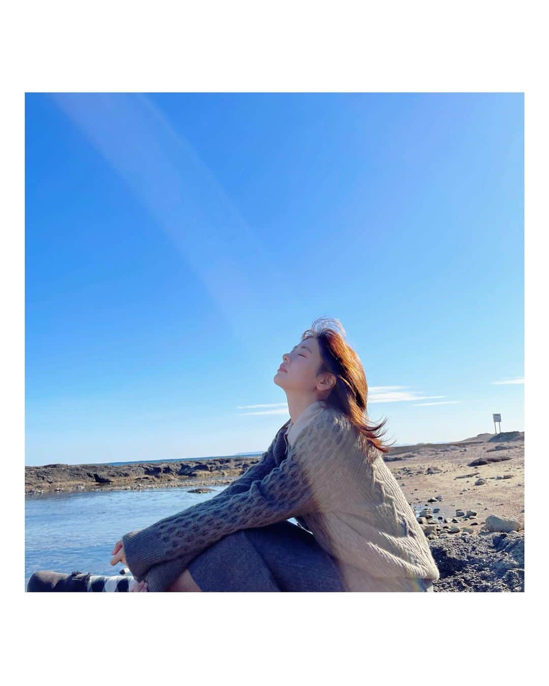 チョン・ソミンのインスタグラム：「Happy new year👏🏻👏🏻 2021년 부디 모두가 몸도 마음도 건강하고 좋은 일 잔뜩 일어나는 한 해가 되기를🙏🏻」