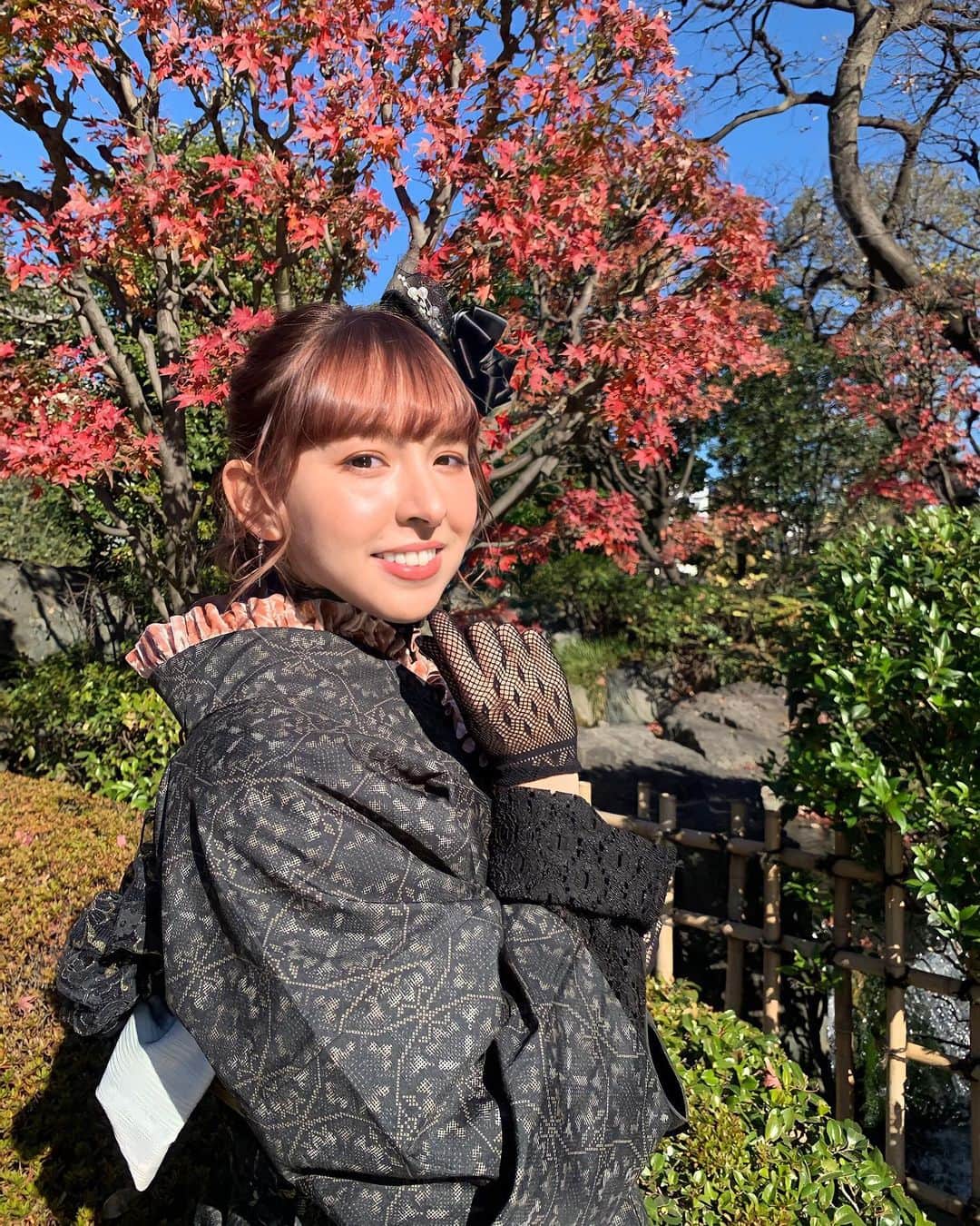 アイシスのインスタグラム：「🎍謹賀新年🎍 2021年がやってきた！  昨年はとにかく、多くのみなさんに支えられて走りぬけた一年でした。 先が見えない不安の中、 こんなにも自分のまわりには愛が溢れていたんだってたくさん気付かされました。  2021年、素直に、自分に正直に、 大事なものに向き合っていこう。 大好きなひとを大事に大事に。  素敵な一年にしようね！ 今年もよろしくお願いします！  #2021 #謹賀新年 #あけましておめでとうございます #今年もよろしくお願いします #💓 #happynewyear #happynewyear2021」
