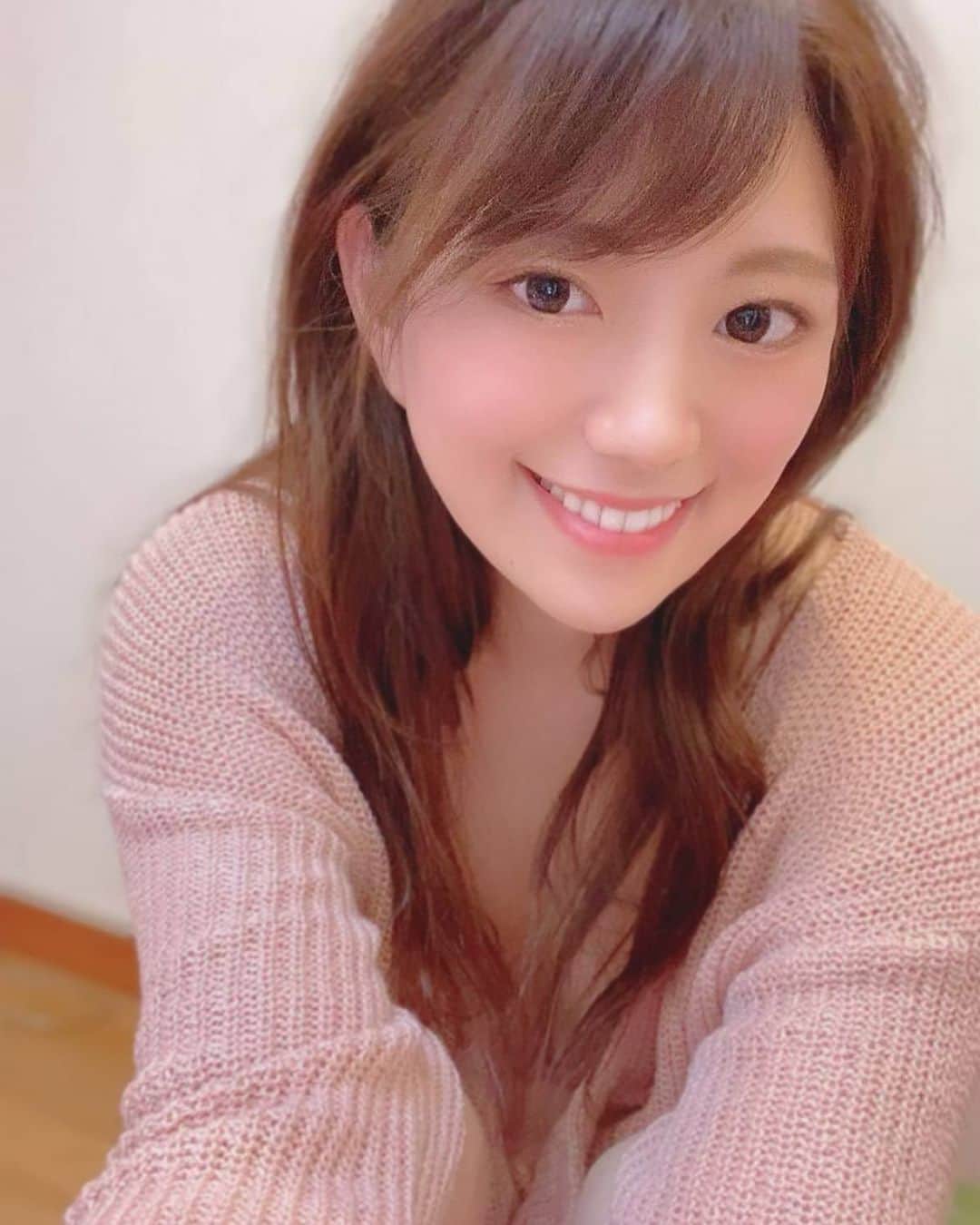 穂波はるさんのインスタグラム写真 - (穂波はるInstagram)「昨年もありがとうございました💓 みんなの応援でいまの私がいる..🐰  今年はもっともっと見てもらえるようにがんばるからね！！！ たくさんの愛と出会いに感謝💓  だいすきなみなさん今年もよろしくね💫」1月1日 0時08分 - honami.haru