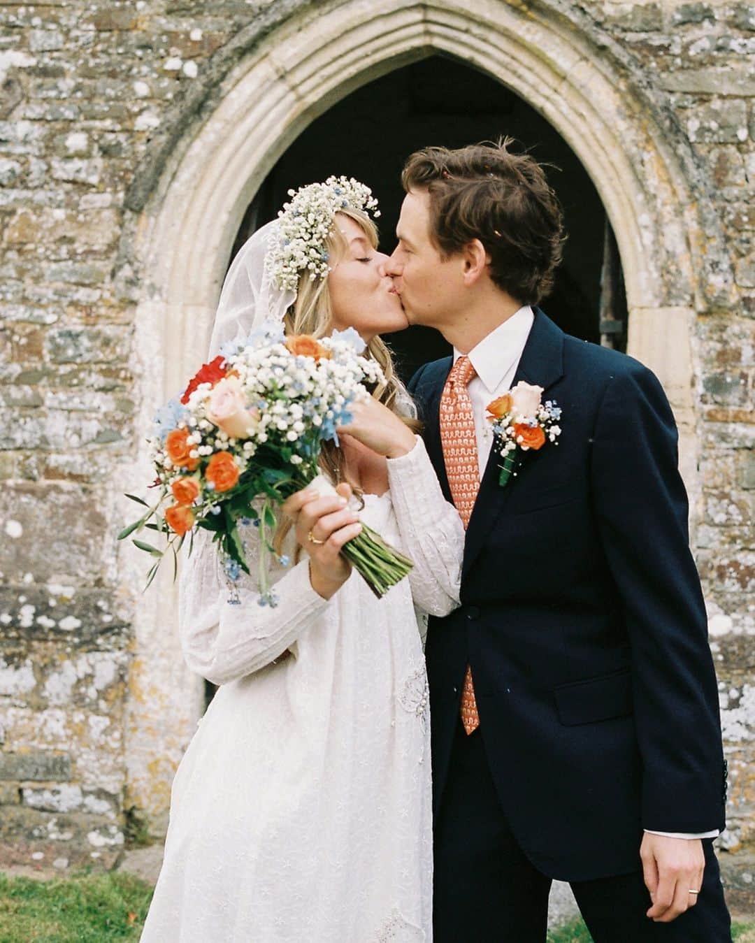 British Vogueさんのインスタグラム写真 - (British VogueInstagram)「When writer @JadeAngelesFitton got engaged, she only had one wedding dress in mind: the Thea Porter dress her mother wore on her own wedding day. But, since her parents’ marriage ended in a painful divorce after 32 years, would the rest of the family be in agreement? Click the link in bio for more on how the bride navigated a vintage wedding dress like no other.  Photographed by @AlexandraWaespi.」1月1日 0時15分 - britishvogue