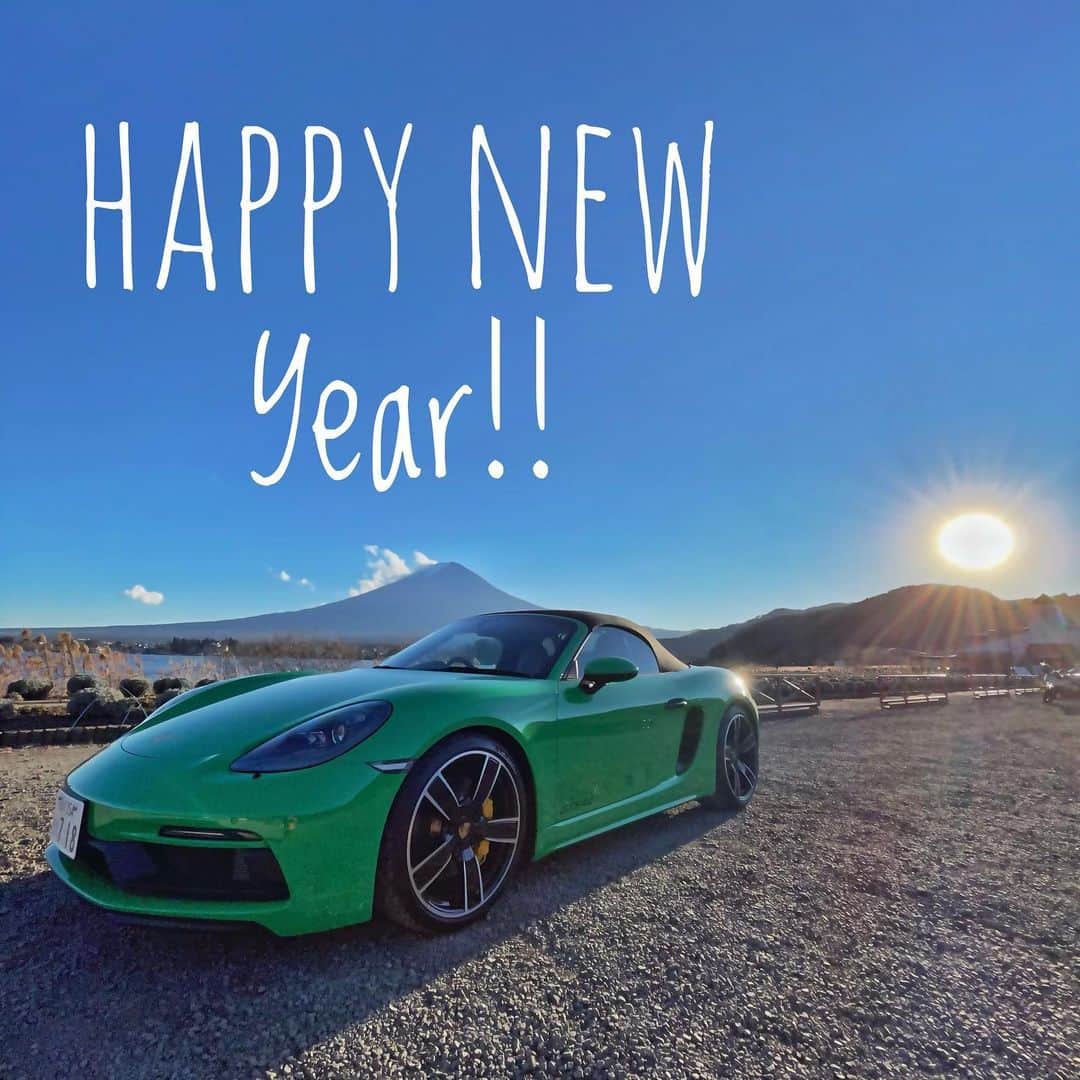 小河諒のインスタグラム：「Happy New year!  2021年も宜しくお願い致します🌞  世界中の皆さんが 笑顔に溢れた1年になりますように！  #happynewyear  #謹賀新年  #carlifestyle  #carlife」