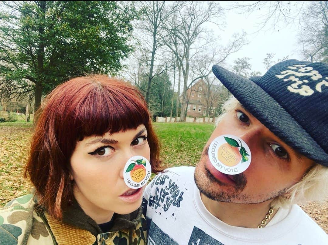 グループラブのインスタグラム：「GEORGIA, LET’S GO! #warnockforsenate #ossoffforsenate」