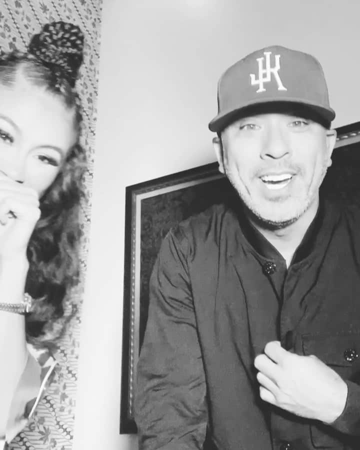 アグネス・モニカのインスタグラム：「Looking through my photos, so many photos and videos i havent shared 😈 no one is safe.  🥲😁 sorry Jo, i gotta post this one 🤣 @jokoy No low angle for us no more #DOUBLECHINSHOT   Who remember what we did together?  Cant wait for Covid to be over so we can all go back to being us 😎🔥 #behindthescene #tookUs2hoursToDothis #AGNEZMO #iGotTime」