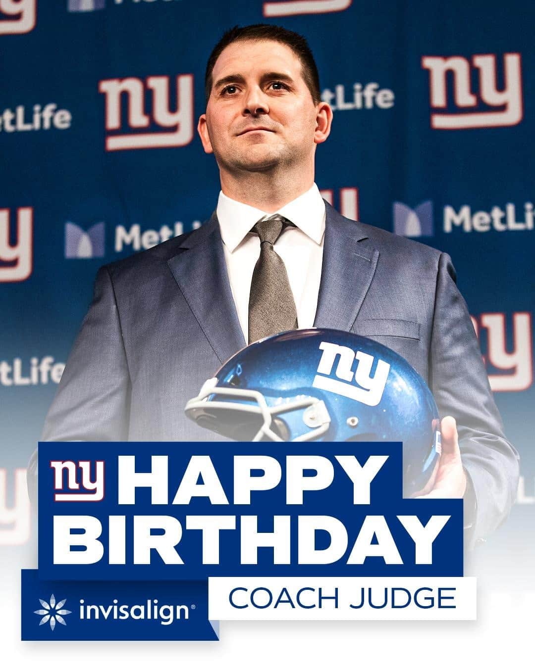 New York Giantsさんのインスタグラム写真 - (New York GiantsInstagram)「Happy Birthday Coach! ⁣ ⁣ #TogetherBlue  @invisalign」1月1日 0時36分 - nygiants