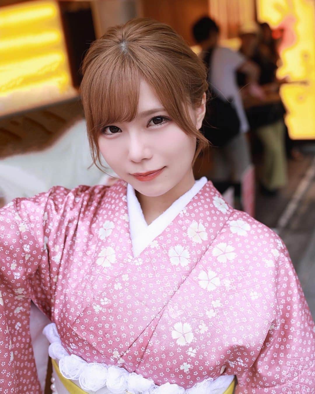 プラネットオシリスのインスタグラム：「. あけましておめでとう〜🐄💕 今年も宜しくお願いします💕 . . お団子モグモグしてる時のやつwww . . photo/ @yoruyona  . . #ポートレート#ポートレート撮影#着物撮影#着物#レース着物  #2021」
