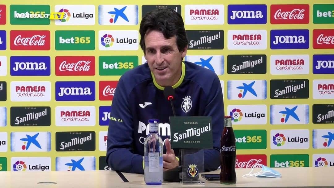 ビジャレアルCFのインスタグラム：「@unaiemery_ analiza a Étienne Capoue, la nueva incorporación del Submarino en el mercado de invierno. . #Villarreal #futbol #football #soccer #laliga」