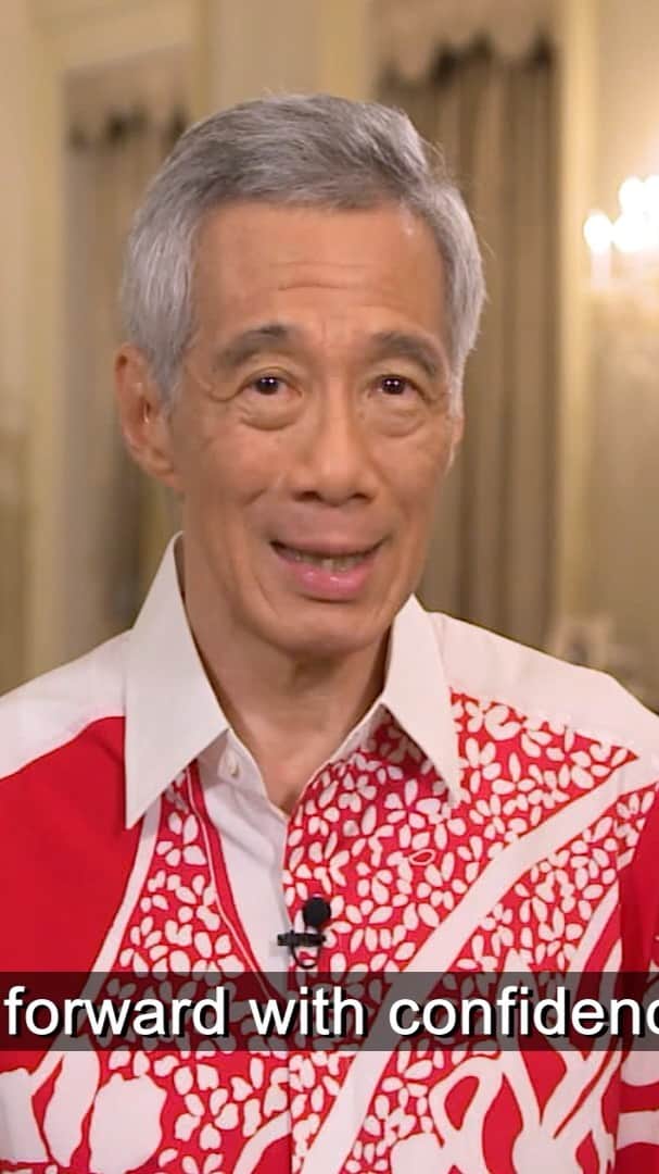 リー・シェンロンのインスタグラム：「#HappyNewYear everyone! ⠀⠀⠀⠀⠀⠀⠀ I hope 2021 will bring better times, but let’s stay vigilant, and be ready for surprises. Whatever’s in store in the year ahead, we can look forward with confidence and hope. – LHL ⠀⠀⠀⠀⠀⠀⠀ (Video by Mediacorp)⠀⠀⠀⠀⠀⠀⠀」