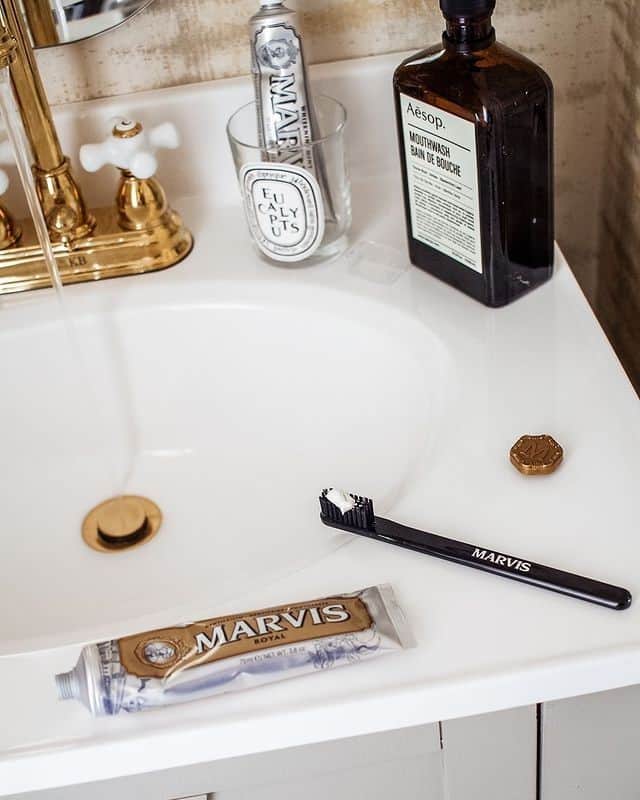 Marvis®️ Official Partnerさんのインスタグラム写真 - (Marvis®️ Official PartnerInstagram)「All things shiny for New Years Eve! Royal Mint & Whitening Mint know how to ring in the New Year. ✨🍾💫⠀⠀⠀⠀⠀⠀⠀⠀⠀ .⠀⠀⠀⠀⠀⠀⠀⠀⠀⠀⠀⠀⠀⠀⠀⠀⠀⠀⠀⠀⠀⠀⠀⠀⠀⠀⠀⠀⠀⠀⠀⠀⠀⠀⠀⠀ .⠀⠀⠀⠀⠀⠀⠀⠀⠀⠀⠀⠀⠀⠀⠀⠀⠀⠀⠀⠀⠀⠀⠀⠀⠀⠀⠀⠀⠀⠀⠀⠀⠀⠀⠀⠀ .⠀⠀⠀⠀⠀⠀⠀⠀⠀⠀⠀⠀⠀⠀⠀⠀⠀⠀⠀⠀⠀⠀⠀⠀⠀⠀⠀⠀⠀⠀⠀⠀⠀⠀⠀⠀ .⠀⠀⠀⠀⠀⠀⠀⠀⠀⠀⠀⠀⠀⠀⠀⠀⠀⠀⠀⠀⠀⠀⠀⠀⠀⠀⠀⠀⠀⠀⠀⠀⠀⠀⠀⠀ 📸 @haw._.official」1月1日 1時03分 - marvis_usa