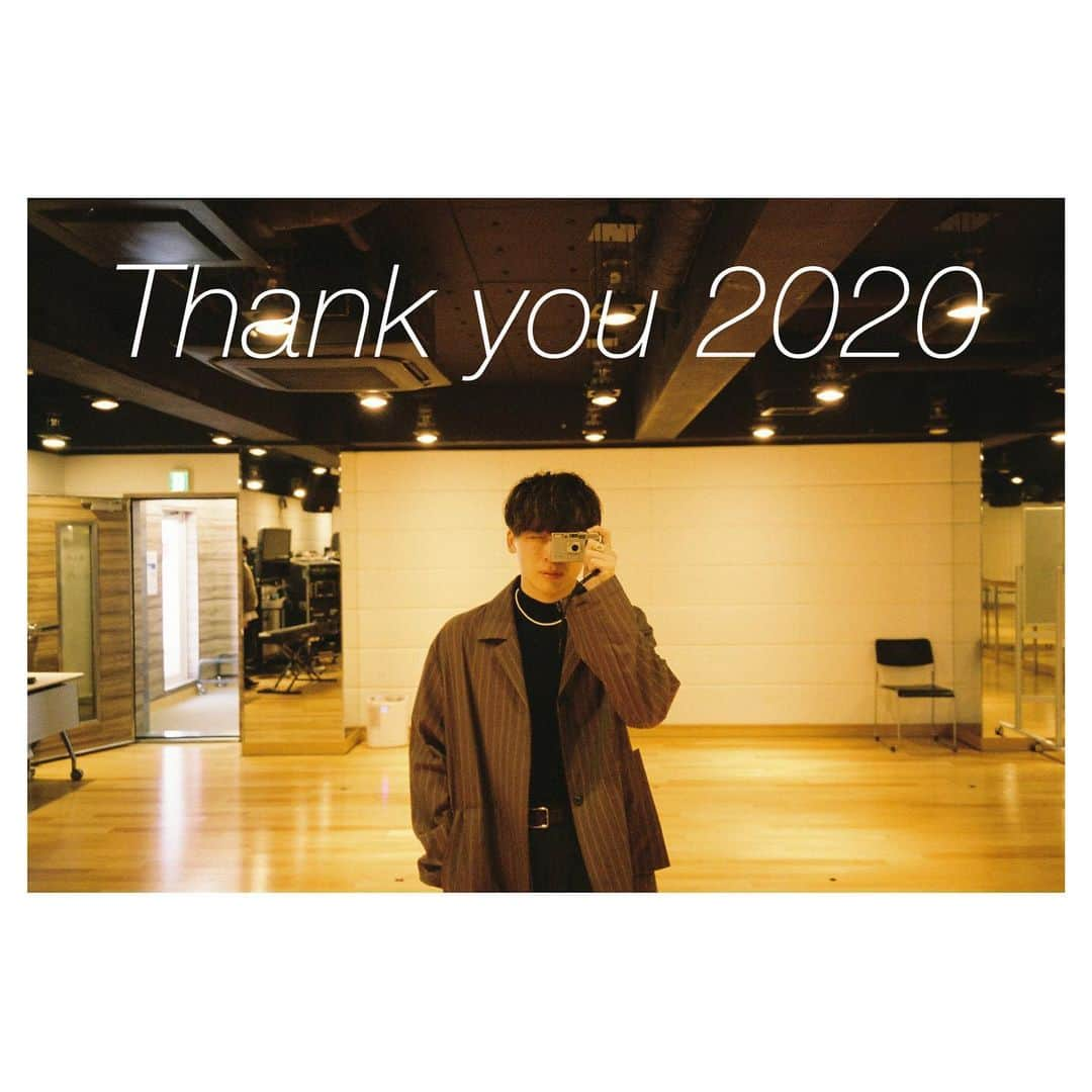 工藤大輝さんのインスタグラム写真 - (工藤大輝Instagram)「Thank you 2020!!!!!!  今年は本当に色々なことがありました。そして無くなりました。その中で何とか試行錯誤してきて得たものを来年必ず生かそう思っています。やることは沢山ある。無くなったらまた作る。その繰り返し。その中で変わらず応援し続けてくれている皆さんに感謝です。本当にありがとう。来年もどうぞよろしく。  まずはこのあとカウントダウンライブ。 そして28時台の"CDTV ライブ！ライブ！"をお楽しみに。」12月31日 16時09分 - da_ice_taiki