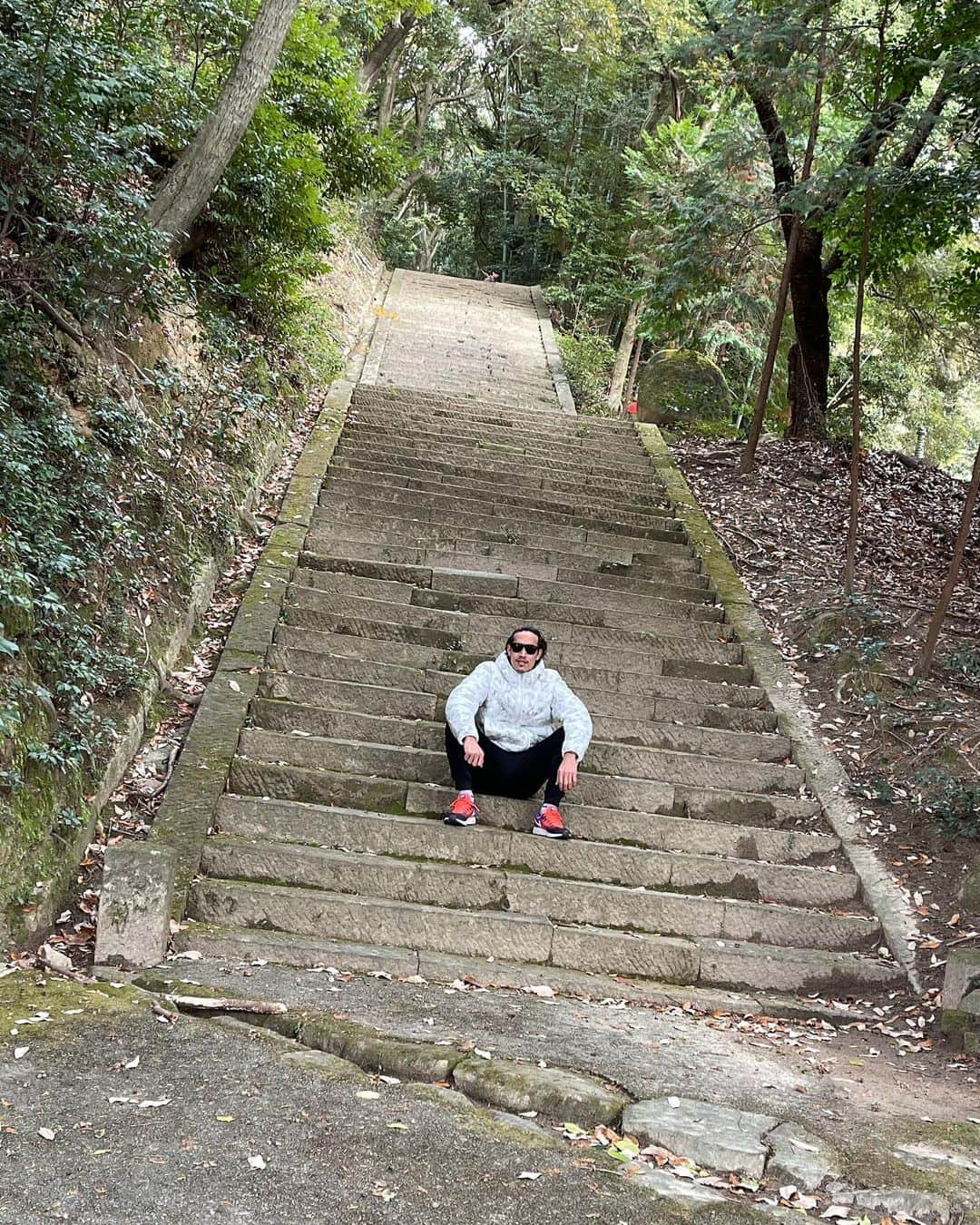 山本聖途さんのインスタグラム写真 - (山本聖途Instagram)「2020年ラストトレーニング🏃‍♂️  ラストに相応しい練習ができて満足でした😆⤴︎  ラストセットはもう完全に足が止まってます🤣🤣  しかーーーーーし！！！ 力を出し切ることができたので良かったです😉  終わった後はもう歩く事はおろか立つことも出来ませんでした😅  そして愛知は雪が降り始めて積もりそうです☃️  セーフティドライブを心がけましょう😊🚗  #階段ダッシュ #ラストラン #雪 #safetydrive #風邪にも気をつけてください #良いお年を」12月31日 16時27分 - seit6.yam