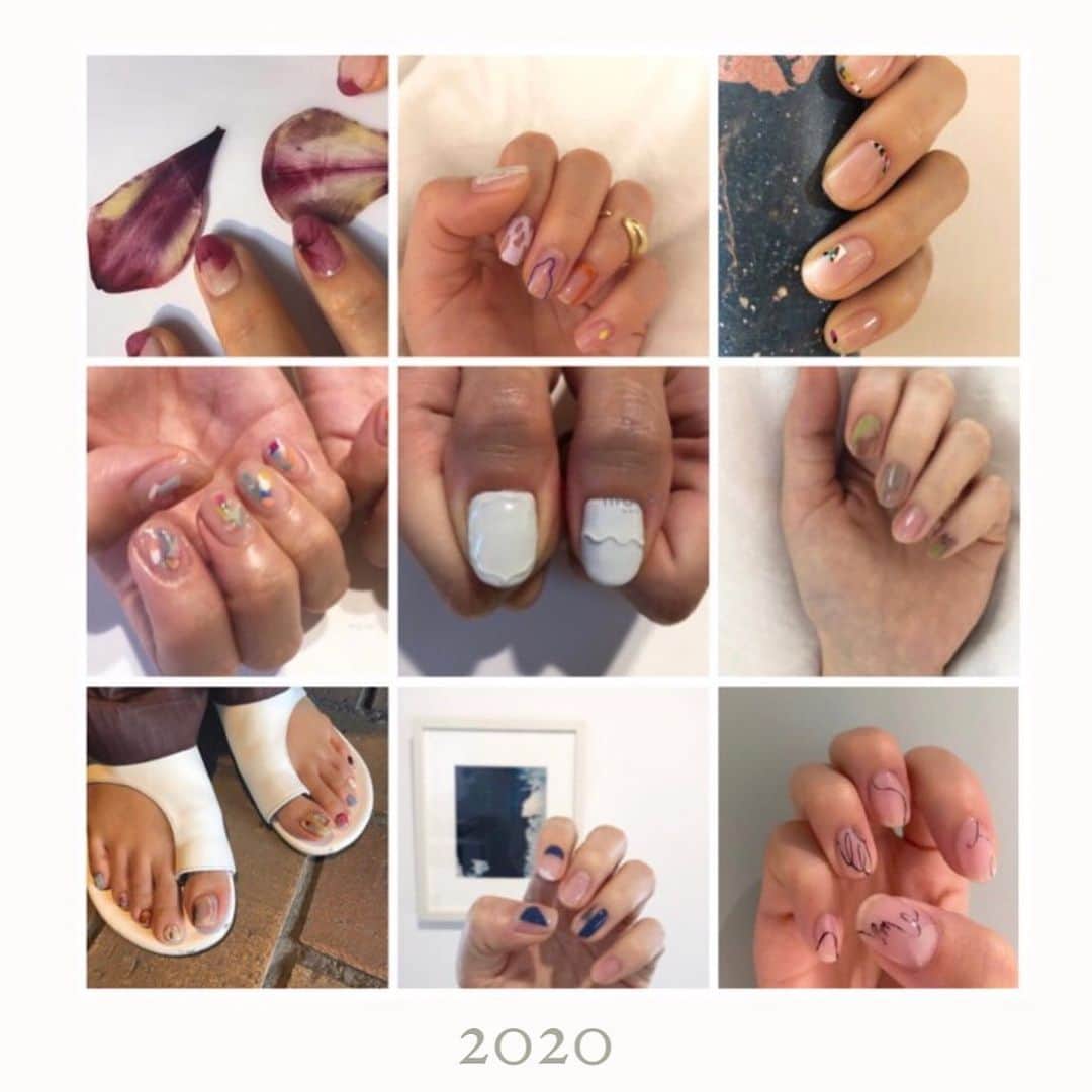 関根祥子のインスタグラム：「2020年ももうすぐ終わり🐭  無事お仕事納めました！  今年はこの9個の中にも3つ入ってますが、セルフネイルいっぱいみんなが載せてくれてとても嬉しくエネルギーをもらいました。ありがとうございます😌🍊  来年もポジティブエネルギーを詰め込んだネイルをお届けできるようにゆっくり年末年始お休みします❤️  よいお年を〜。」