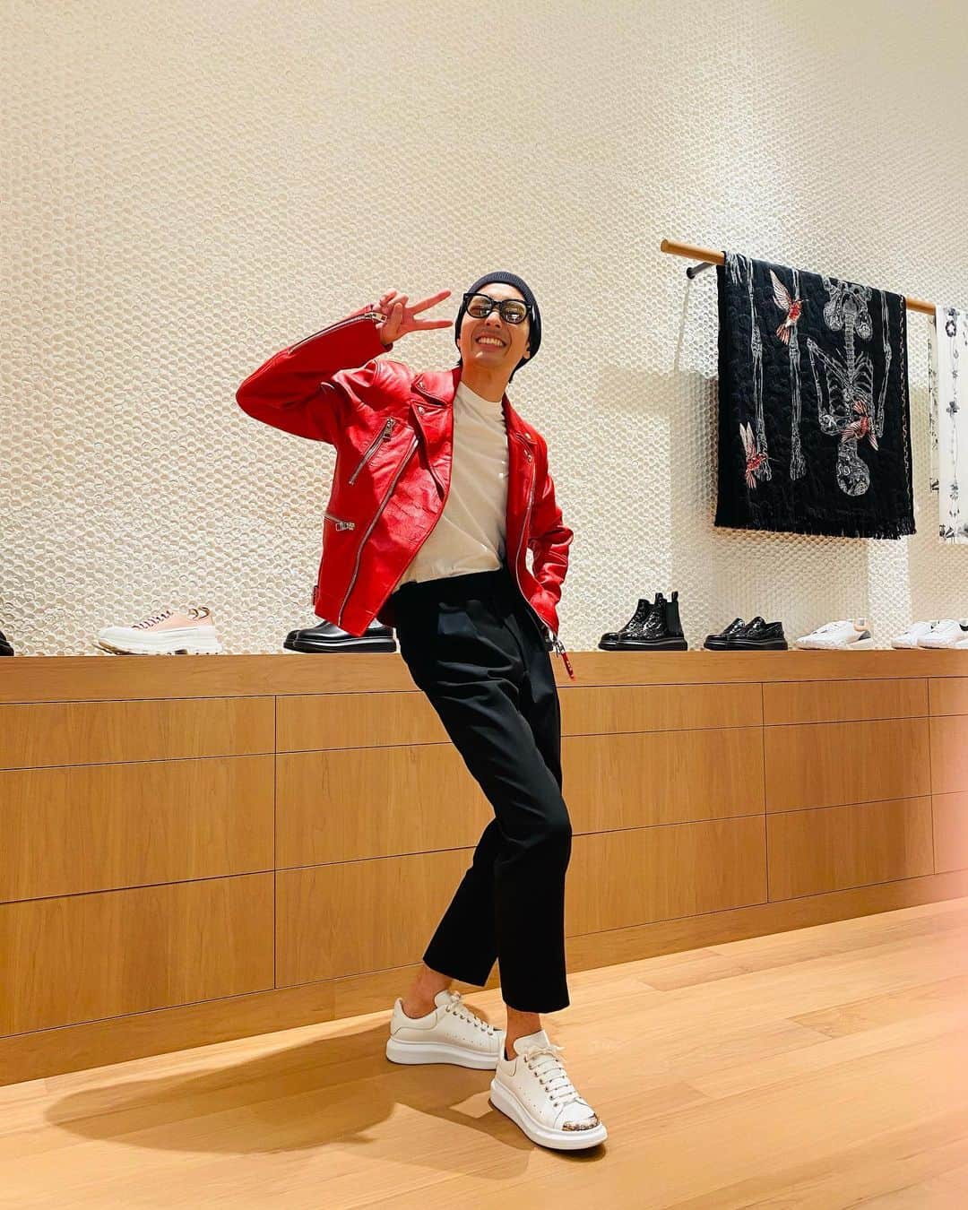のインスタグラム：「2020👋  Smile😆」