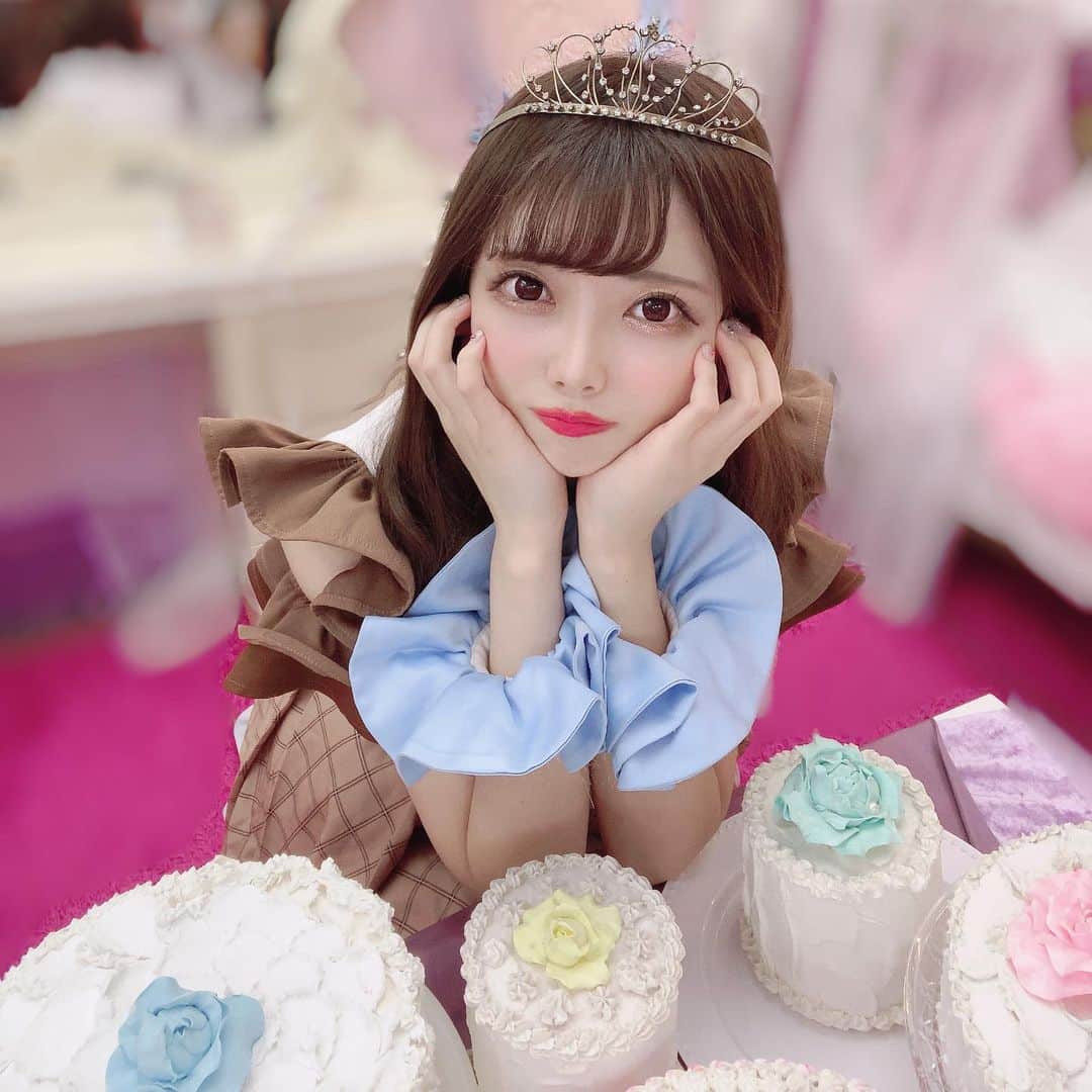 さきすたぐらむのインスタグラム：「‎🥀 2020年！みんなに出会えて幸せでした。 parteaのさきちーは残り2週間。最後までよろしくねん！！🐬🤍💎 . . #idol #daily #instadaily #instalike #followme #Japanesegirl #fashion #댓글 #팔로우 #일상 #일상스타그램 #사진스타그램 #일본인 #일본 #얼스타그램#데일리 #아이돌 #アイドル #ニーハイ #コスプレ #ニーハイソックス #秋葉原 #衣装#制服 #アキバ #自撮り女子#自撮り界隈#新宿 #新宿スタジオ」
