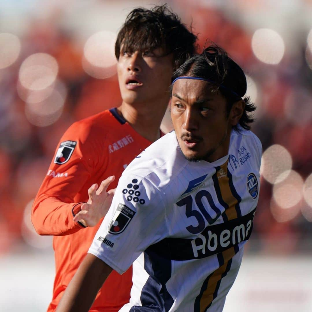 FC町田ゼルビアさんのインスタグラム写真 - (FC町田ゼルビアInstagram)「⚽️契約更新⚽️ ﻿ 本日、契約更新が発表された #中島裕希 選手の写真をお届け📷﻿ ﻿ ゴールを決めるとスタジアムの雰囲気を一変させることができる中島選手⚽️ 第25節金沢戦では追撃弾を奪い、流れを大きく手繰り寄せた👏 どんな時もチームのために走る中島選手に胸躍るファン・サポーターは多いはず。  2021シーズンも俺たちを踊らせてくれ、裕希‼️ ﻿ #FC町田ゼルビア #zelvia #Jリーグ #サッカー #スポーツ #soccer #football #JLeague #町田﻿ #ゴールハンター」12月31日 16時46分 - fcmachidazelvia