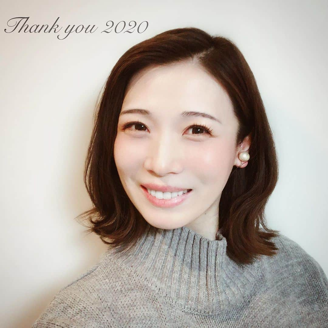 真瀬はるかのインスタグラム：「【✨ありがとう2020年✨】  素敵な年末年始をお過ごしください  #2020年 #いい事もたくさんあった #大変なこともたくさんあった #でも #自分とかなり仲良くなれた1年でした #いつも気にかけて下さっている皆様に感謝 #良いお年をお迎えください🎍  #真瀬はるか」