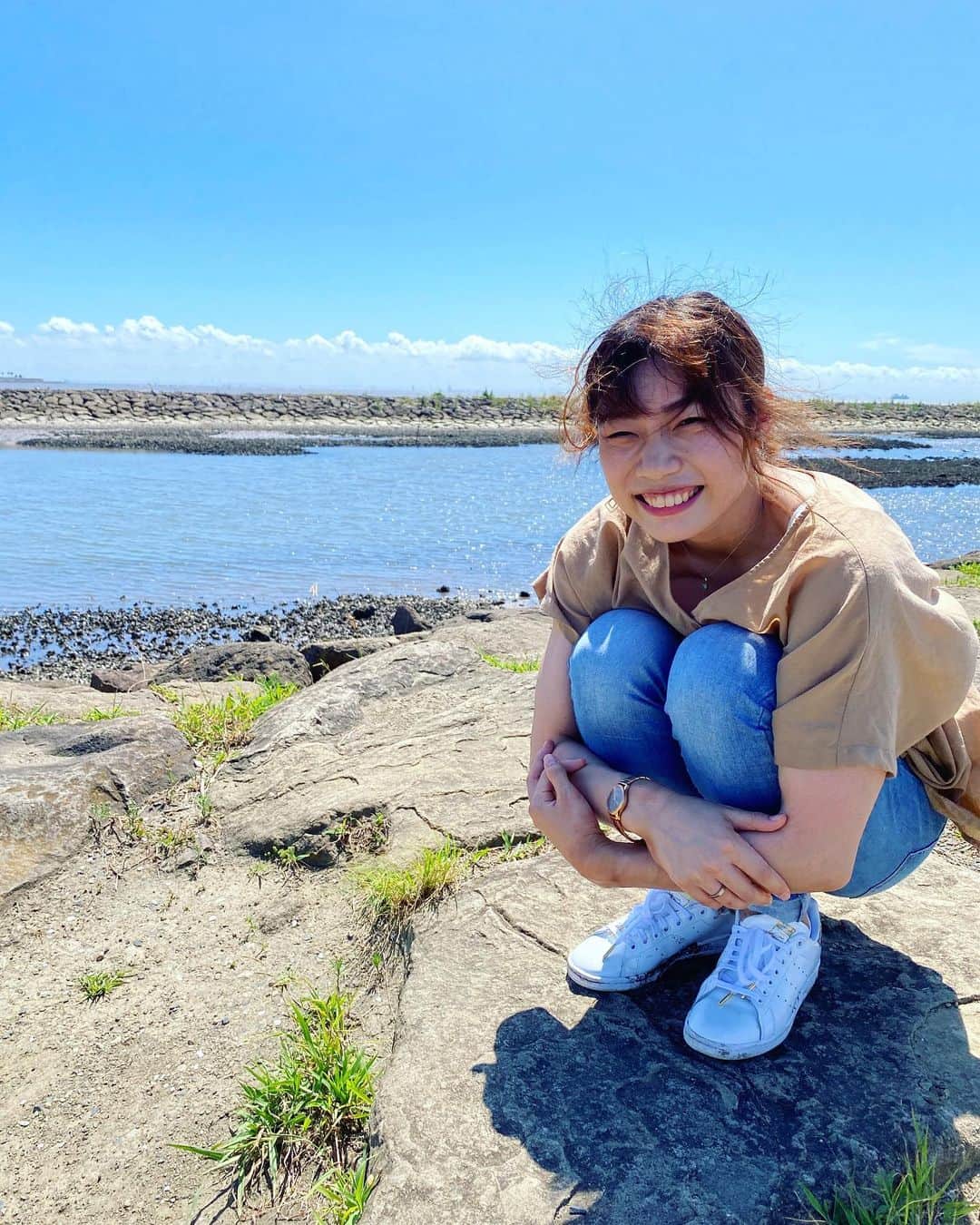 のインスタグラム：「2020年。東京オリンピックの延期、父の死。悲しいことが沢山あって心臓どうにかなりそうでしが、沢山の方に支えられていることも同時に実感しました。  自分ひとりでは乗り越えることはきっと出来なかったと本当にそう思います。 たくさんありがとうの1年でした。  今年は沢山泣いちゃったけど来年は笑顔でいられるように。1日、1日を大切にしながら頑張ろうと思います。 良いお年を。  喪中のため新年のご挨拶は控えさせていただきます。」