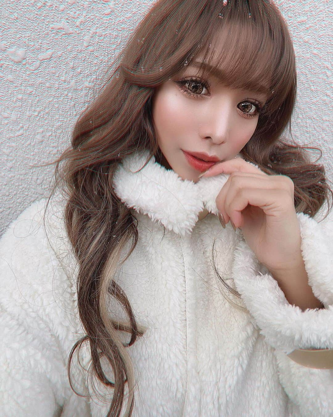 ぽょ姫のインスタグラム：「𝚃𝙷𝙰𝙽𝙺𝚈𝙾𝚄2020❄️ ⁑ 今年もありがとうございました🙏🏼 2020年最後の自撮りは雪と共に☃️❄️ ⁑ 今年はモデルのお仕事や インフルエンサーのお仕事が あってすごく新鮮で挑戦的な1年でした。 来年は少しでも成長できるように頑張ります✨ ⁑ 初めてのインスタライブも今年で、 応援してくれる方々と少しでも交流ができて 楽しかったです♡また来年もインライで会おうね🥰 ⁑ 大好きな旅行ができなくて悲しいけど何より家族や 周りの人が無事に健康のままで来年を 迎えられることができて感謝してる😢✨ 皆さんで乗り越えましょう！ 来年はもっといい年にしようね♥️ ⁑ ⚘ありがとう2020年 #今年もありがとう #今年もあと少し #ありがとう #今年もお世話になりました #2020年 #ありがとう #今年最後の #自撮り #自撮り女子 #雪 #thankyou #thankyou2020 #seeyouagain #lastselfie #lastselfieoftheyear #lastpost  #f#fff#l4l#instagood#insta#instalike#instagram#instapic#instadailyphoto#followforfollowback#follow#likeforlikes#follow4followback#followforfollowback」