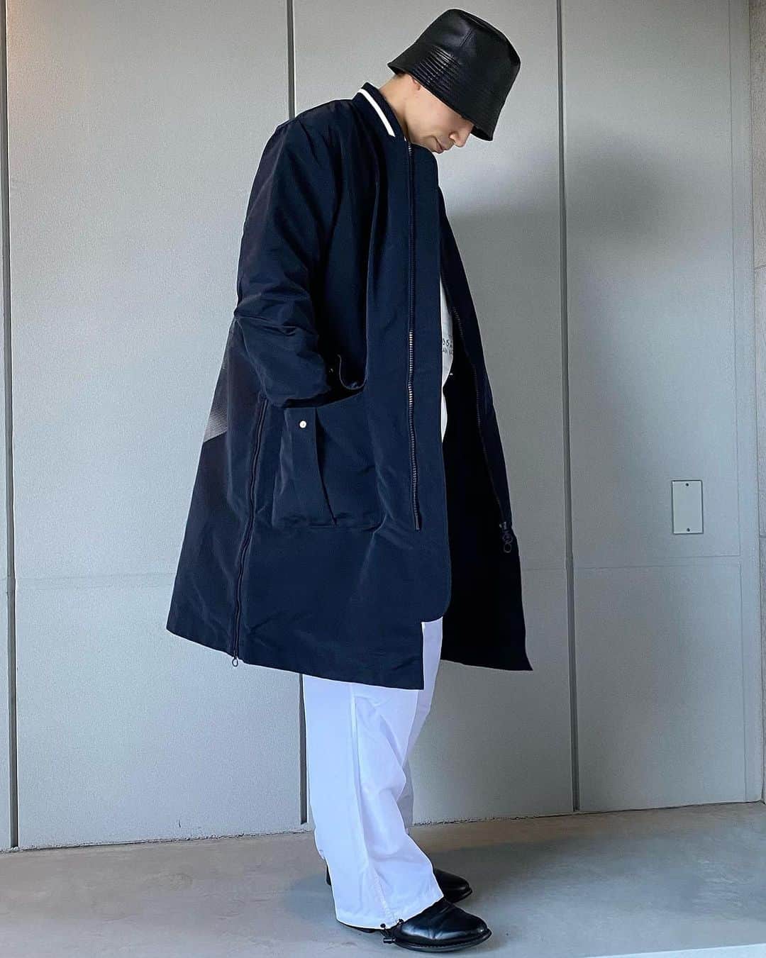 のインスタグラム：「Have a gooooooooood year!!!  Daily coordination 16 ...  #buckethat @warp03   #coat  @armaniexchange  @emporioarmani   #shirt @warp03   #pants @warp03   #shoes  @zara @zaraman   #coordinate #fasion #street  #No. #5 #Haveagoodyear」