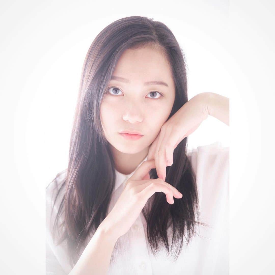 工藤綾乃のインスタグラム：「もうあっという間に年の瀬に。。 どうか暖かい格好をして年越してくださいね。 2020年の工藤綾乃を応援していただいてありがとうございました！良いお年を！！」