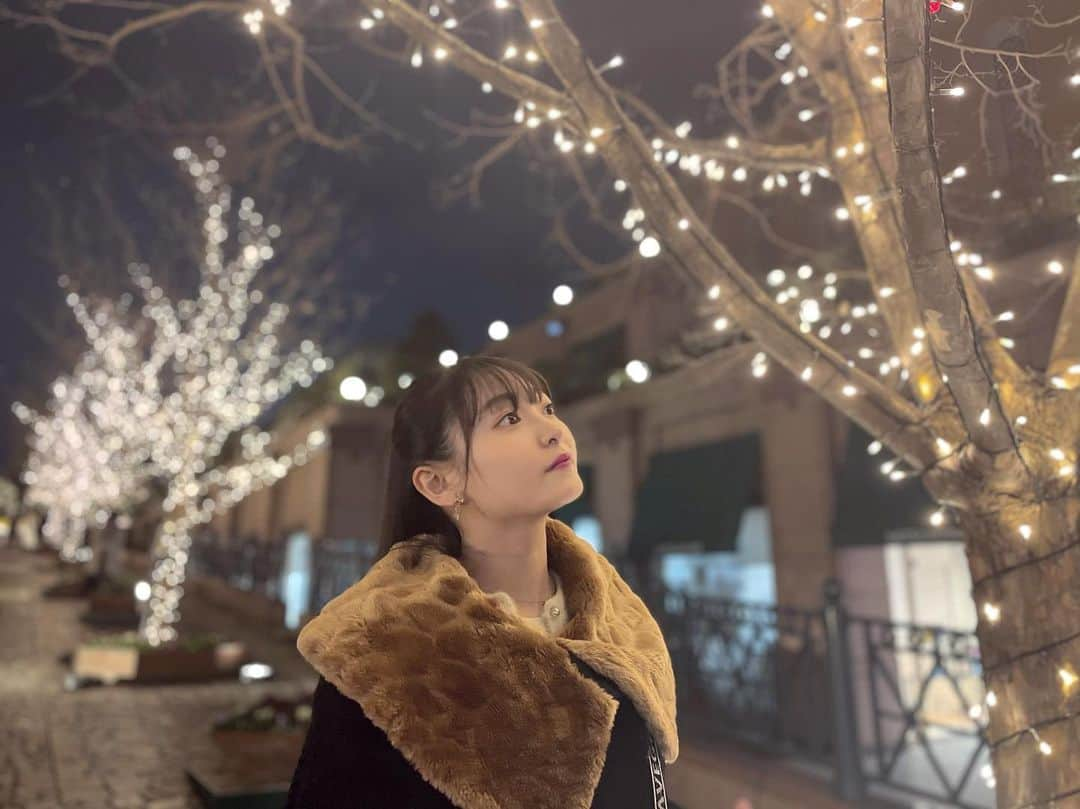 藤本りの加のインスタグラム：「今年も1年、ありがとうございました‪‪☺︎‬ ・ 大変な事も沢山ありましたが、それ以上に楽しい事や新たな事に挑戦できた事が何よりも嬉しかったし、幸せでした💫 ・ 来年はまた新しい事に挑戦するので頑張ります✨ ・ 良いお年をお迎えください☽･:* ・ #大晦日 #年越し #2020 #2021 #イルミネーション #恵比寿 #東京 #ポートレート #撮影 #サロモ募集 #ポートレート撮影 #ミスコン #Instagram #likeforlikes #instagood #ilumination」