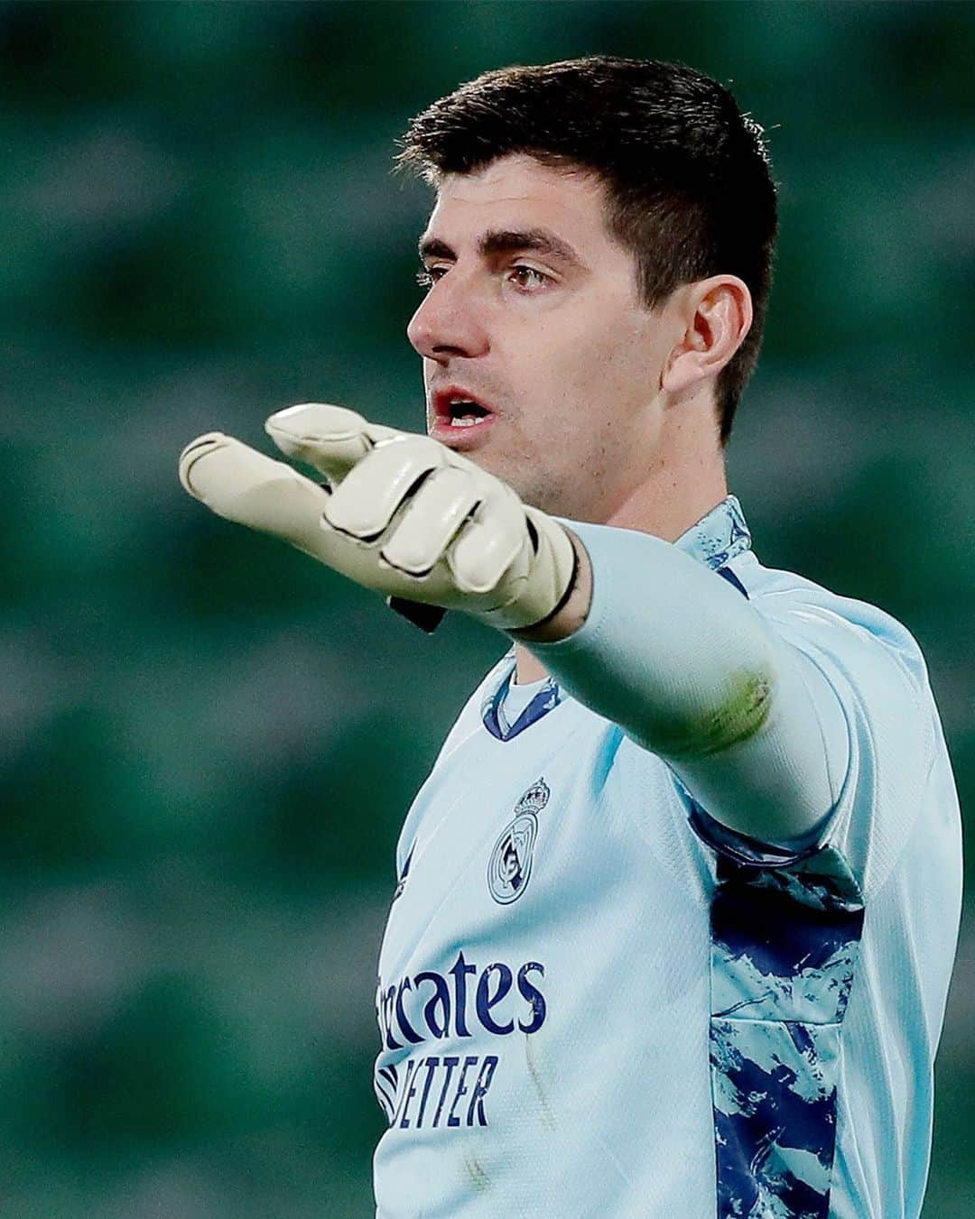 レアル・マドリードさんのインスタグラム写真 - (レアル・マドリードInstagram)「🧤@thibautcourtois, the Belgian wall: 1️⃣0️⃣0️⃣ appearances for @RealMadrid! - 🇧🇪 ¡El muro belga! 💯 partidos como madridista. #HalaMadrid」12月31日 17時10分 - realmadrid