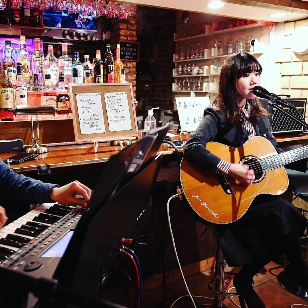 辻香織のインスタグラム：「Caoli Cafe vol.19 ありがとうございました😊 2020年は、配信の一年になりました！ 来年のCaoli Cafeは、 1月11日(祝)知久寿焼さんを お迎えしてお送りします。 来年もよろしくお願いいたします🤲  #辻香織  #鹿島達也 #上田壮一 #望月よしえ  #高円寺三角地帯  #Caoli Cafe #次回ゲスト  #知久寿焼」