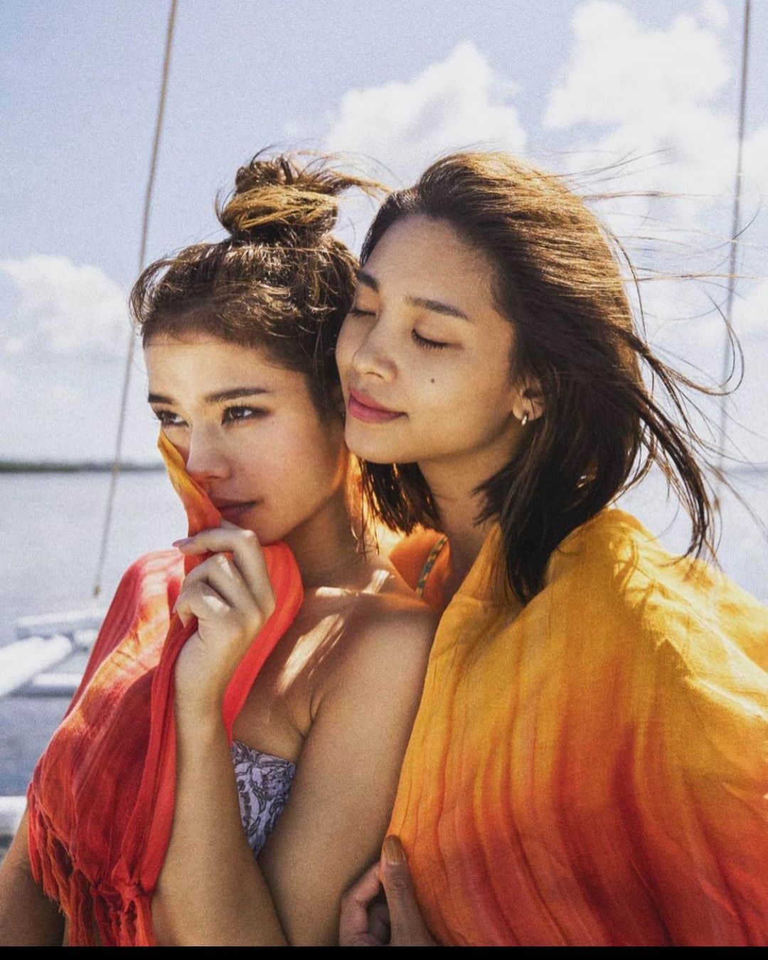 山中海輝のインスタグラム：「My top 10 favorite portlaits of 2020.  自分がこうして写真が撮れるのも、そこにてくれる人がいるからです。 いつもありがとうございます。  映像クリエイターとしてカメラをはじめましたがこの一年は写真をも仕事として撮らせてもらえる機会が増えた本当に学びの多い良い一年でした。  もっともっと腕を磨きます！ そしてこれからも自分の世界観を信じてくれる方の依頼まってます。」