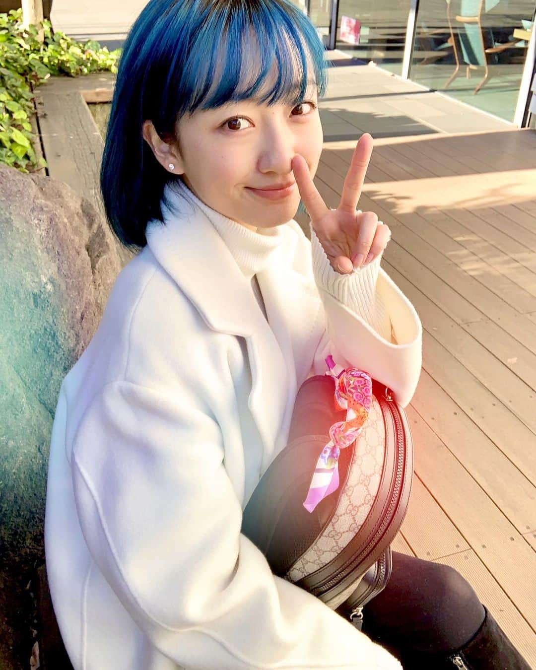 倉田茉美のインスタグラム：「今年もありがとう。 いっぱい笑顔で、来年も🌍💙」