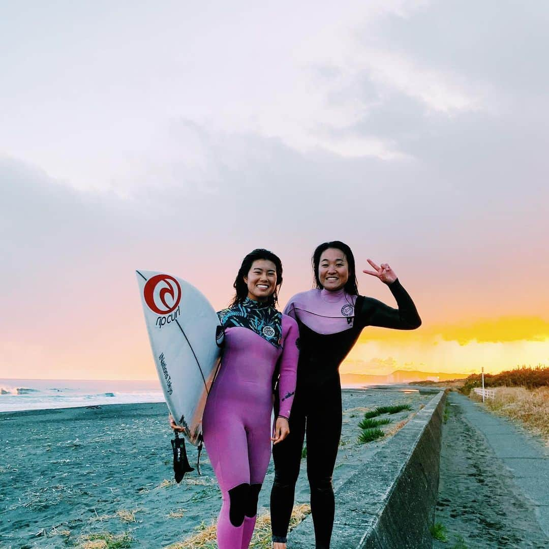 田代凪沙さんのインスタグラム写真 - (田代凪沙Instagram)「2020乗り納め🏄🏽‍♀️✌🏼」12月31日 17時27分 - nagisatashiro