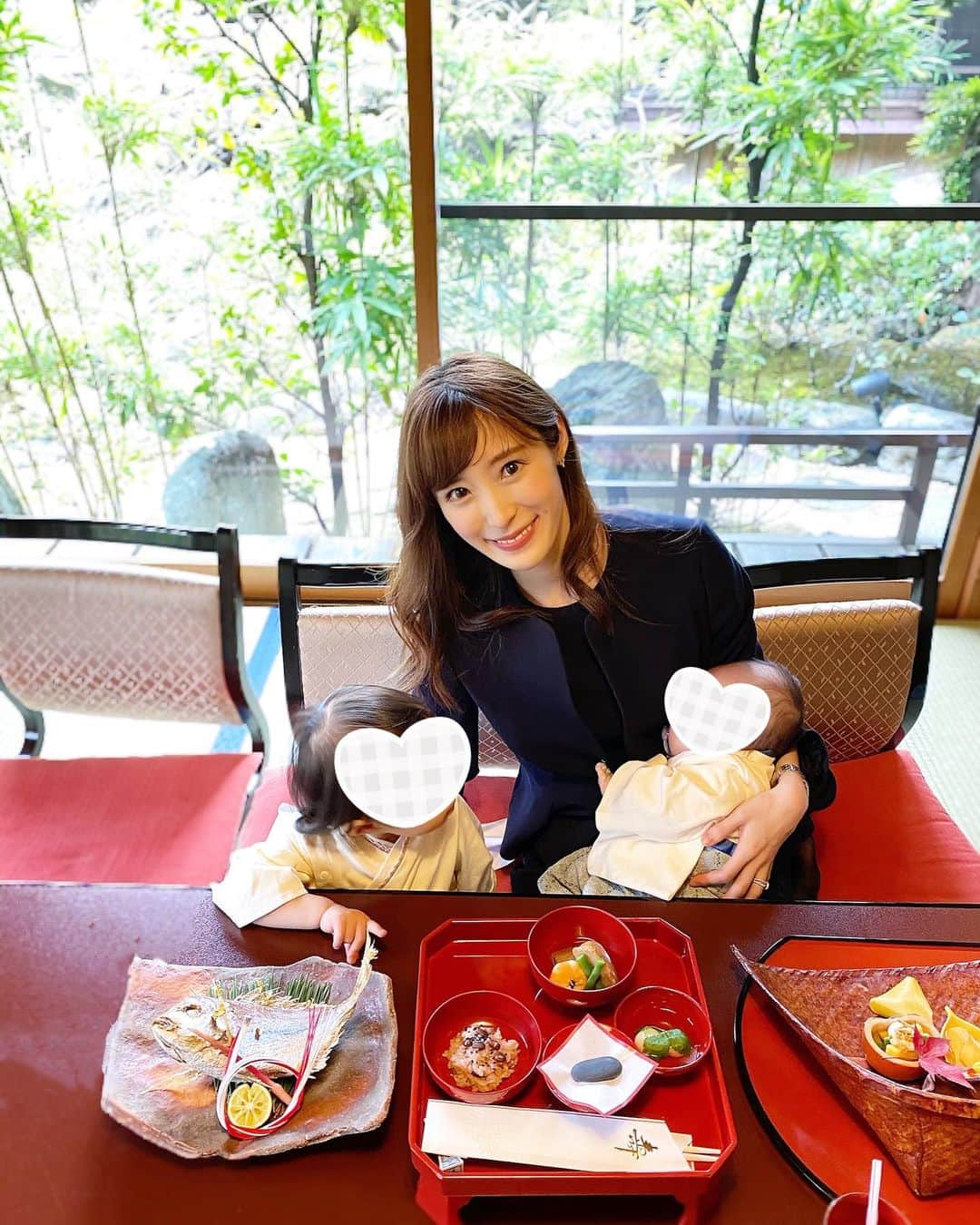 小林真由のインスタグラム：「今年もありがとうございました✨   2020年は思ってもみない大変な年でしたが、健康に過ごせることに心から感謝できた1年。﻿ 来年も母頑張るぞ〜﻿ ﻿ 良いお年をお迎えください☃️🤍﻿ ﻿ ﻿ ﻿ #2020年 #大晦日 #今年もお世話になりました」