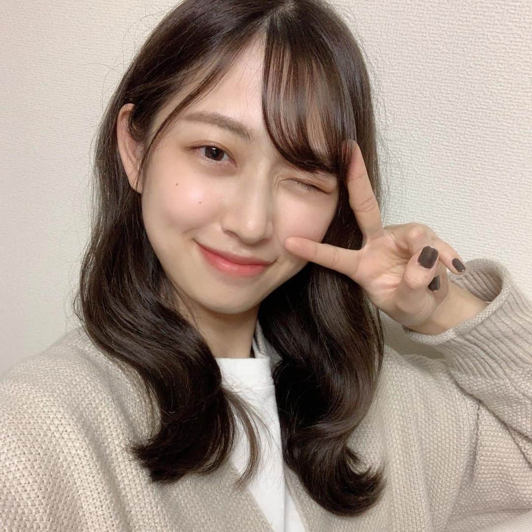 里見玲奈さんのインスタグラム写真 - (里見玲奈Instagram)「みなさーん！お久しぶりです！ 少し早いですが、今年はありがとうございました💐 今年は貴重な経験をさせてもらい、たくさんの方と出会えてすごく幸せで充実した1年になりました☺️🤍  来年も皆さんにたくさんの幸せが訪れることを心から願ってます🕊  どうぞお身体に気をつけて良いお年をお迎えください〜🌅🙏🏻」12月31日 17時37分 - kwumiss20_4