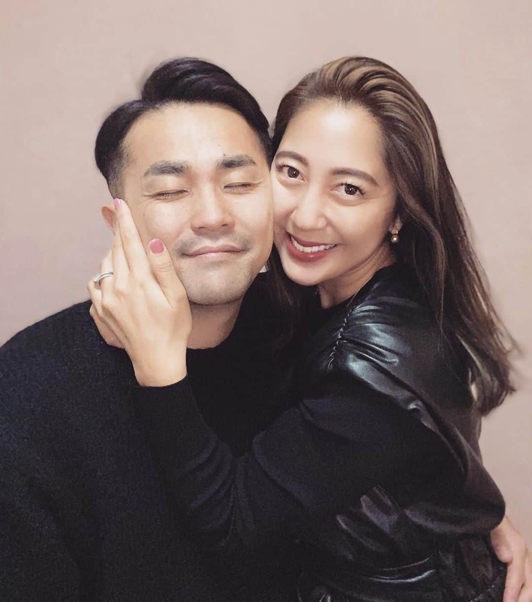 のインスタグラム：「I❤️U Daisuki🥰🥰🥰 One team 家族のためにも 子供達のためにも 私達の心豊かな未来のためにも 愛情いっぱいで 幸せを築いていこうね💝 #2020 #感謝 #oneteam」