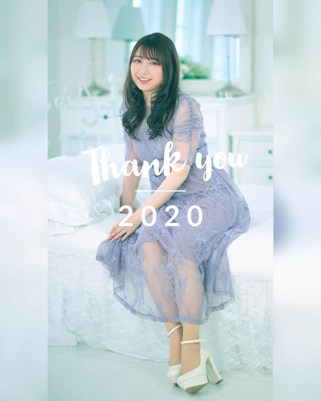 夏目樹里さんのインスタグラム写真 - (夏目樹里Instagram)「❄️｡☃゜ もうすぐ2020年が終わるね〜😳  みなさんそれぞれに大変な状況のなか、 AZURE♯や個人の活動も応援していただき 本当にありがとうございました😂💖  今年は特別な年末年始！  #SHOWROOM で 今夜23:45~年越し配信するので みんなもお家で一緒にまったり カウントダウンしませんか〜？😆🍻  https://www.showroom-live.com/br_juri  #2020ありがとう」12月31日 17時52分 - juri_azure