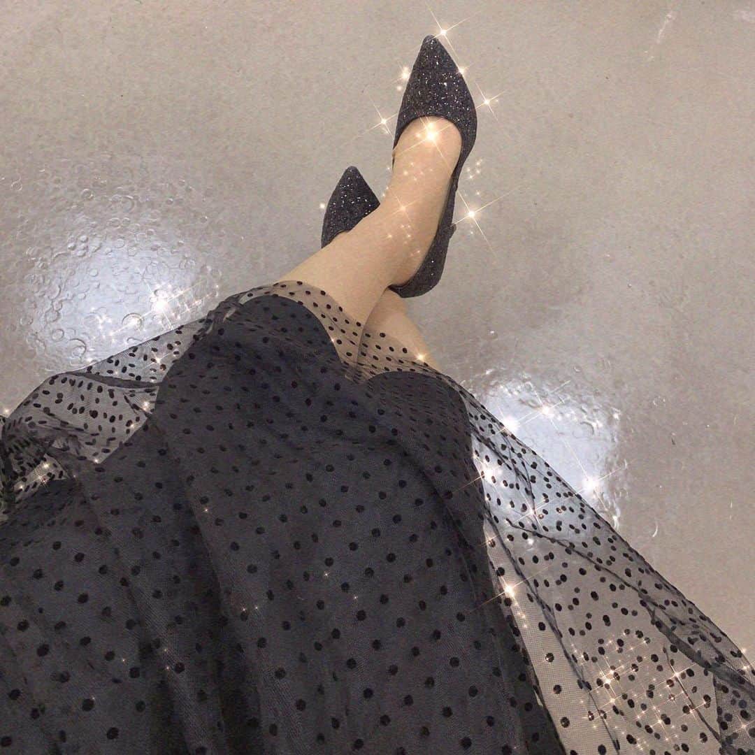 二瓶有加さんのインスタグラム写真 - (二瓶有加Instagram)「. 2020年、歌い納めました🎤✨ . Hello! Project Year-End Party 2020 〜GOOD BYE & HELLO ! 〜にお越し下さった皆さんありがとうございました✨ . . 2020年、色んなことがあった一年でした。 PINK CRES.として、二瓶有加として何が出来るのか、すごくすごく考えた一年でした。 . それと共に、 下半期からはライブ活動などを再開できるようになり、 歌の力を改めて感じ、表現する事のありがたさを学んだ一年でした！ . 個人的には12月に 舞台少女ヨルハver1.1aにて 舞台を初挑戦させていただき、 9月から始まったバラードツアーでは今まで見たことない景色を見せていただいたり、振り返ってみると初めての事をたくさん経験させて頂いた一年だったなぁと思います。 . . この一年で頂いた機会を 来年に繋げていけるように、 来年も日々頑張っていきたいと思います😌✨ . そして何より、 応援してくださるみなさん いつもありがとうございます。 来年こそはもっともっと会える機会を増やしていける様に頑張ります✊✨ 来年も一緒にPINKを大きくして行けたら嬉しいです🎤🎤🎤 . . 来年も、PINK CRES. 二瓶有加の 応援をよろしくお願いします🙋‍♀️✨ . . みなさん、良いお年をお過ごしください🎍✨ . . 服は、今日の衣装です😷 お気に入り〜🥰 . . #2020年 #今年もありがとうございました #今年もお世話になりました　#来年もよろしくお願いします　#年納め  #ハロコン　#ステージ衣装　#年越し　#大晦日　#さよなら2020年　#ウェルカム2021年　#PINKCRES #ピンククレス」12月31日 17時53分 - niheeeey.pink1020