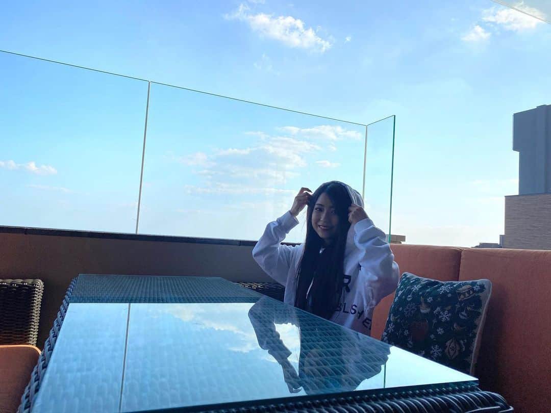 ゆかぴちゅさんのインスタグラム写真 - (ゆかぴちゅInstagram)「✩ 来年はもっと 旅行に行けますように🙏🤍 ✩ ✩ #九州 #大分 #大分旅行 #別府 #別府温泉 #温泉旅行 #温泉女子 #五つ星ホテル #天音リゾート晴海 #アマネリゾート晴海 #amaneresortseikai #インスタ映え #プール #burberry #バーバリー #パーカー女子 #キャバ嬢の休日 #いい女風 #まだまだガキンチョ #ぴちゅすたぐらむ」12月31日 18時00分 - pichustagram_