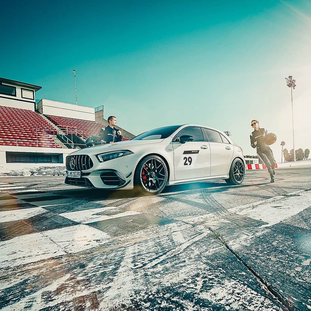 Mercedes AMGさんのインスタグラム写真 - (Mercedes AMGInstagram)「Immerse yourself into genuinely unique moments of pure #drivingperformance with Mercedes-AMG. The AMG racetrack trainings are now available. Reserve your seat today. amg4.me/Experiences_3  #MercedesAMG #WorldsFastestFamily  #AMGexperiences #AMGdrivingacademy」12月31日 18時00分 - mercedesamg