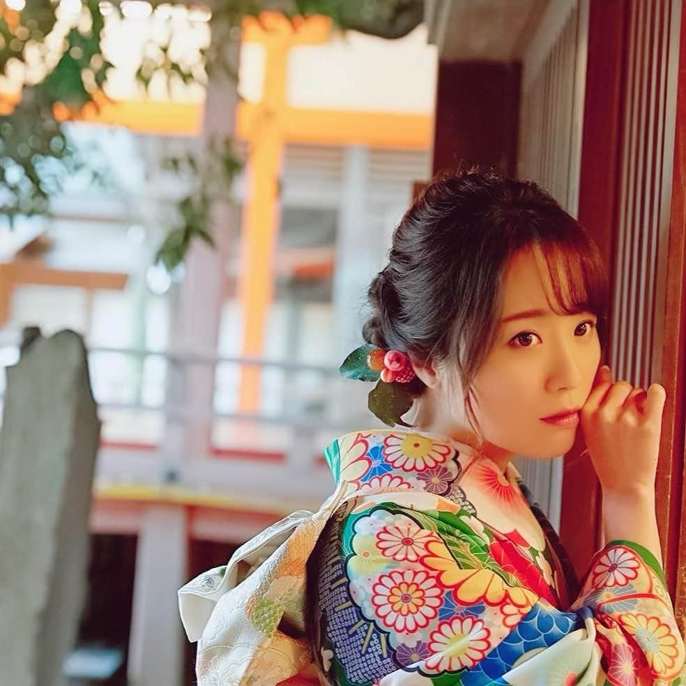 鈴木聖奈のインスタグラム：「＊ 大晦日です✨ 今年も本当に様々な皆様に支えて頂いて感謝で一杯です✨ 本当にありがとうございました✨ 来年も是非とも支えて下さい← 私を支えて下さる方々が全て幸せでありますように✨ 良いお年をお迎え下さい❤ Wish U all the best) ＊ #着物 #着物ヘア  #着物コーディネート  #着物女子  #着物ヘアアレンジ  #着物レンタル  #着物デート  #着物コーデ  #着物好き  #振袖 #ファッション #ヘアメイク #メイク #空手 #空手女子 #ロードバイク #ロードバイク女子 #振袖 #kimono  #kimonostyle  #kimonofashion  #kimonogirl  #japanese #japanesegirl  #japaneseculture  #japan #love  #loveyou  #loveit #smile ⠀」