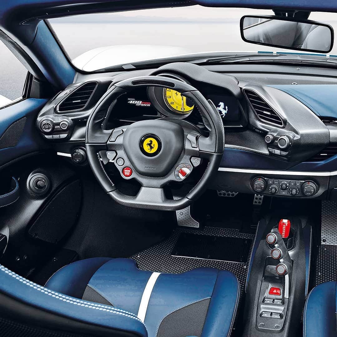 Ferrari APACさんのインスタグラム写真 - (Ferrari APACInstagram)「The #Ferrari488PistaSpider combines the ﬁnest race-developed technological solutions with the joy of ‘en plein air’ driving. #Ferrari #CarsWithoutLimits」12月31日 18時02分 - ferrariapac