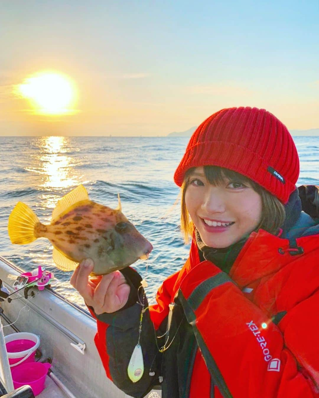 秋丸美帆さんのインスタグラム写真 - (秋丸美帆Instagram)「釣り納めは、カワハギ釣りでした🎣今年も大変お世話になりました😌来年もよろしくお願いします^ ^ 良いお年をお迎えください🌅  #fishing #kyushu #oita #zinbay #yearend #釣り #カワハギ #カワハギ釣り #釣り納め #年末 #大晦日 #大分」12月31日 18時04分 - mippy34