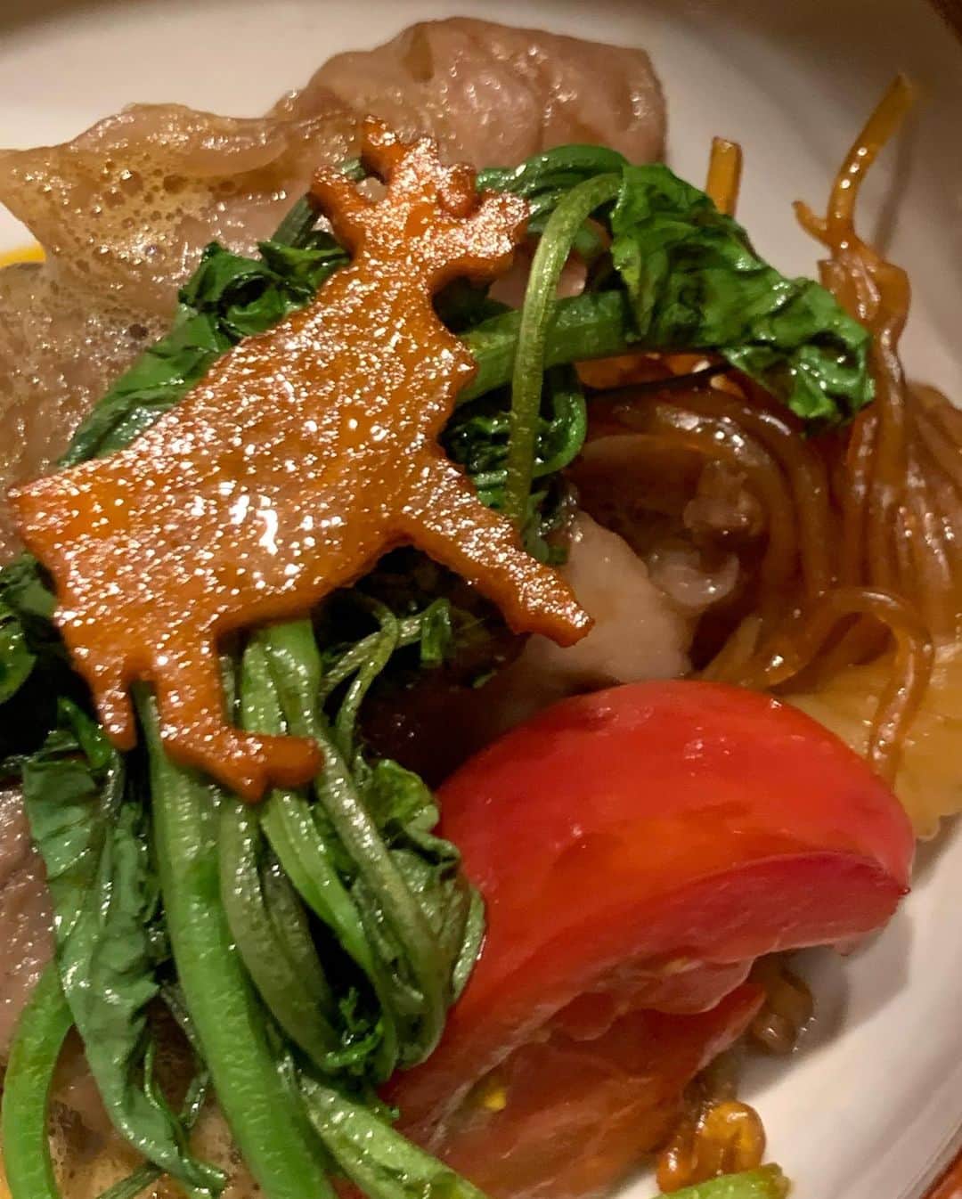 ゆうりちゃんさんのインスタグラム写真 - (ゆうりちゃんInstagram)「すき焼きを食べに❤️  4年前？に伺った事があって 今回私が上京したという事で 当時ご一緒させて頂いた方と またまた今福さんへ🐮💕  やっぱり美味しかった〜！！！ お肉はもちろん、お野菜が美味。  #今福#すき焼き#白金高輪」12月31日 18時10分 - yuurichangram