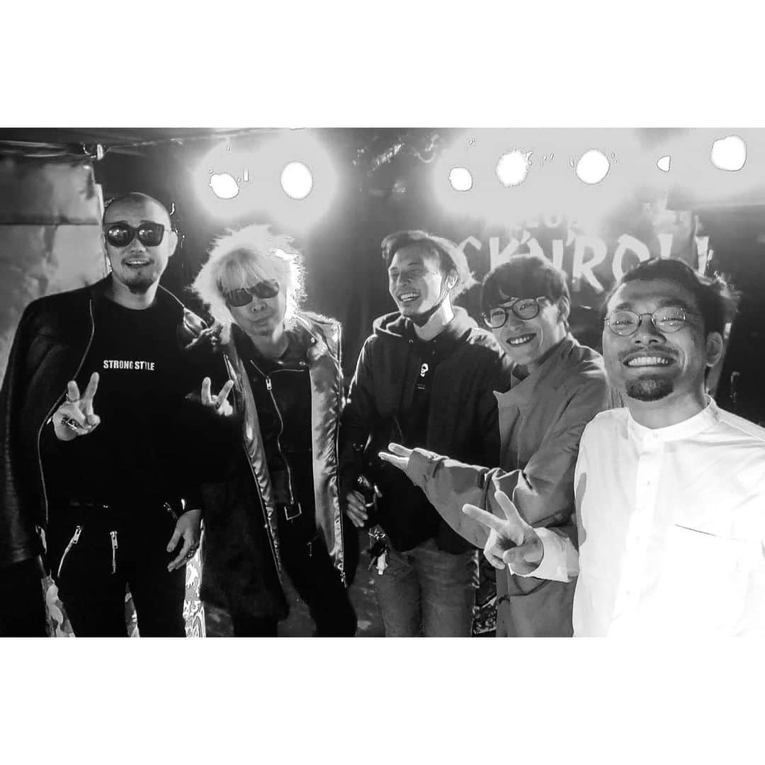 のインスタグラム：「12月、CLUB ROCK'N'ROLLにてマンスリーで開催していた写真展﻿ 「ETERNALISM PHOTOGRAPHY」﻿ ﻿ 昨日で無事終了しました。﻿ ﻿ 会期中、ご来場頂いた沢山の方々ありがとうございました。﻿ 自分が過去に撮った写真を見返し、展示する機会もなかなか無いので良い経験となりました。﻿ ﻿ ライブハウスが大好きです。  話をくれ、会場となった CLUB ROCK'N'ROLLお世話になりました！」