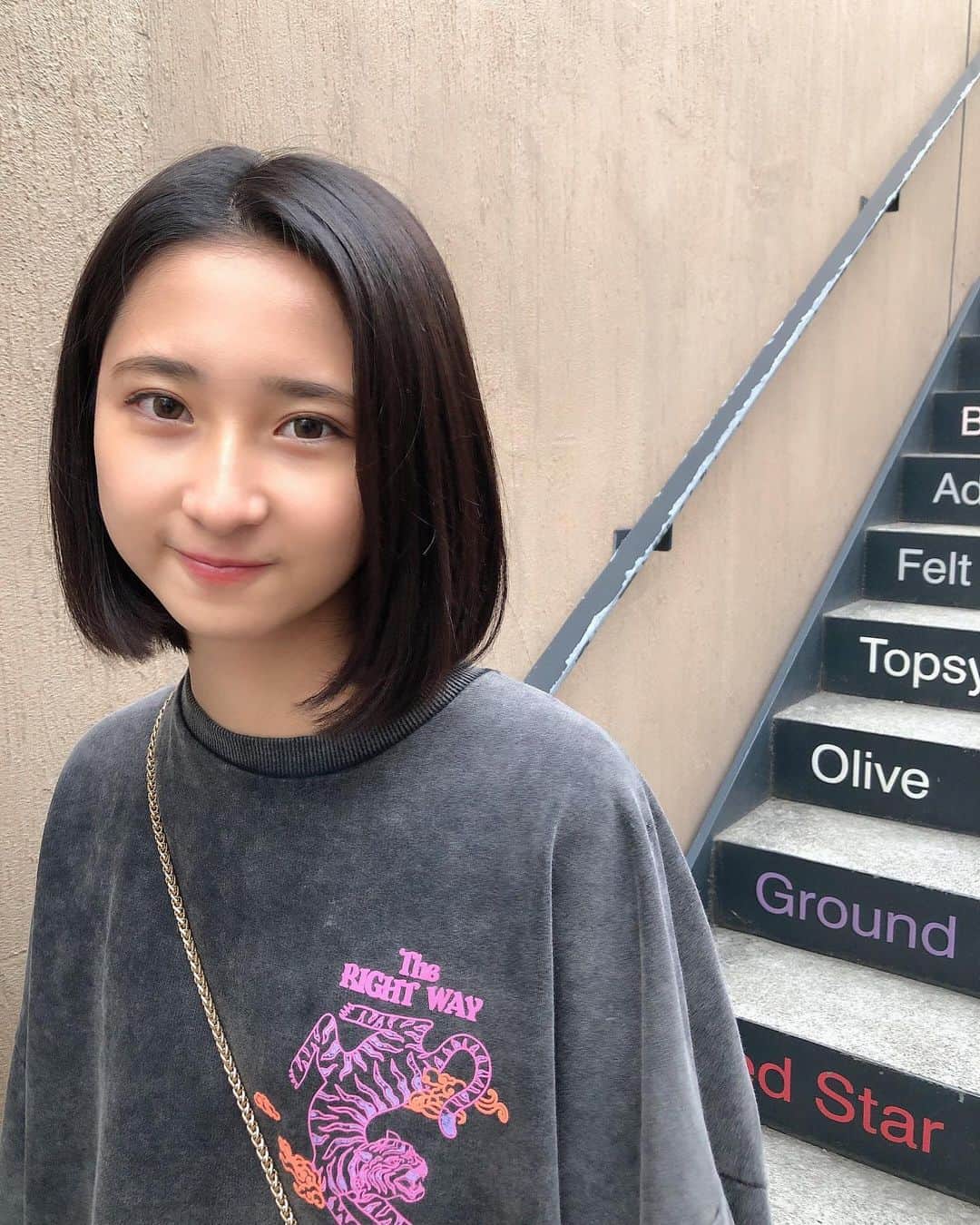 須藤紅のインスタグラム：「2020年もありがとうございました！！！！ ・ ・ 今年もYouTube南青山少女隊をはじめ様々なお仕事をさせていただきました💛  来年は受験という大変な年になりますが、お仕事と学問を両立させ夢に向かって頑張っていきます！！ ・ ・ 2021年も変わらず応援して頂けると嬉しいです♡♡♡ 皆様、良いお年をお迎えください👋👋 . . . #2020年  #大晦日 #goodbye2020」